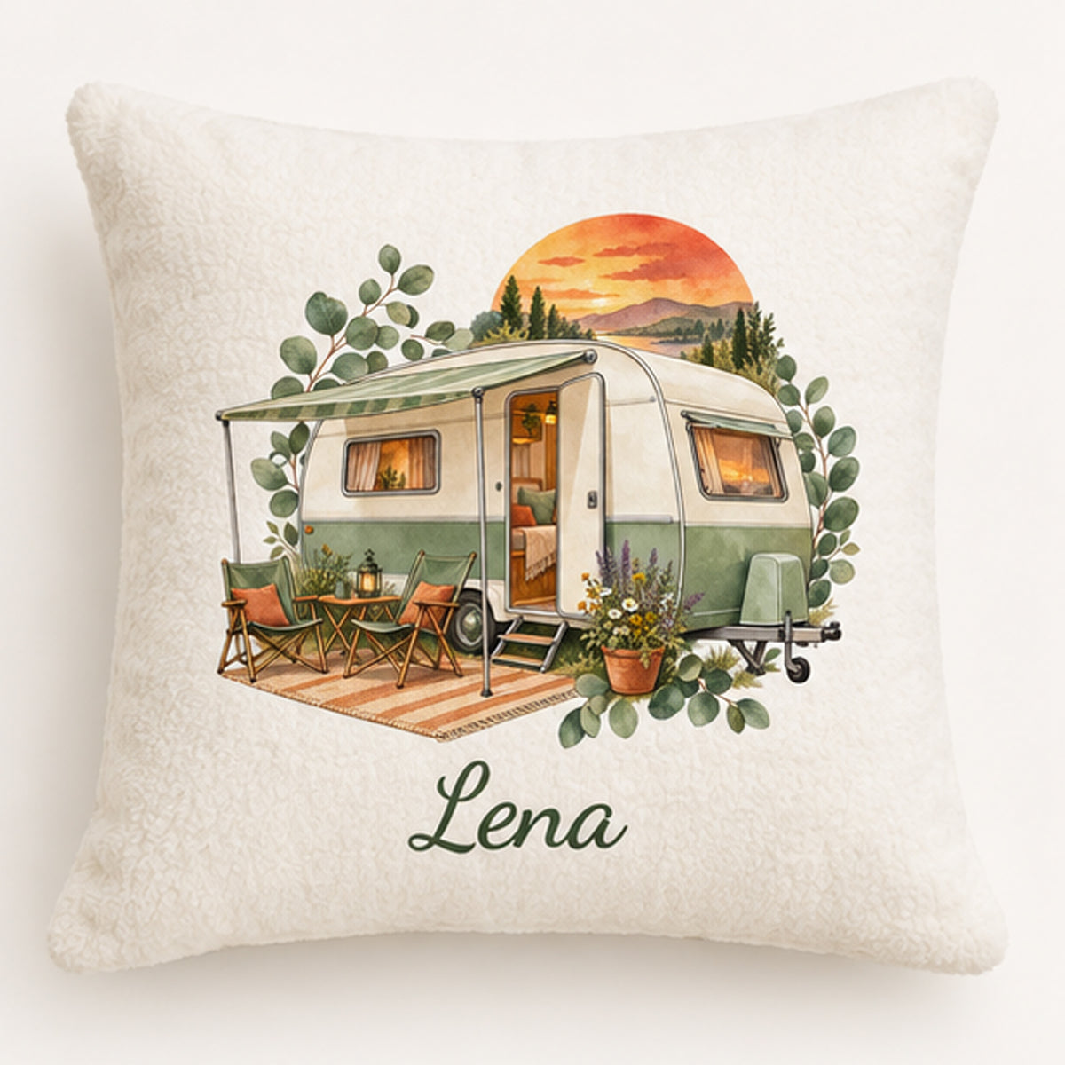 Hauptansicht: Camping-Kissenbezug Wohnwagen im Sonnenuntergang, personalisiert mit Lena