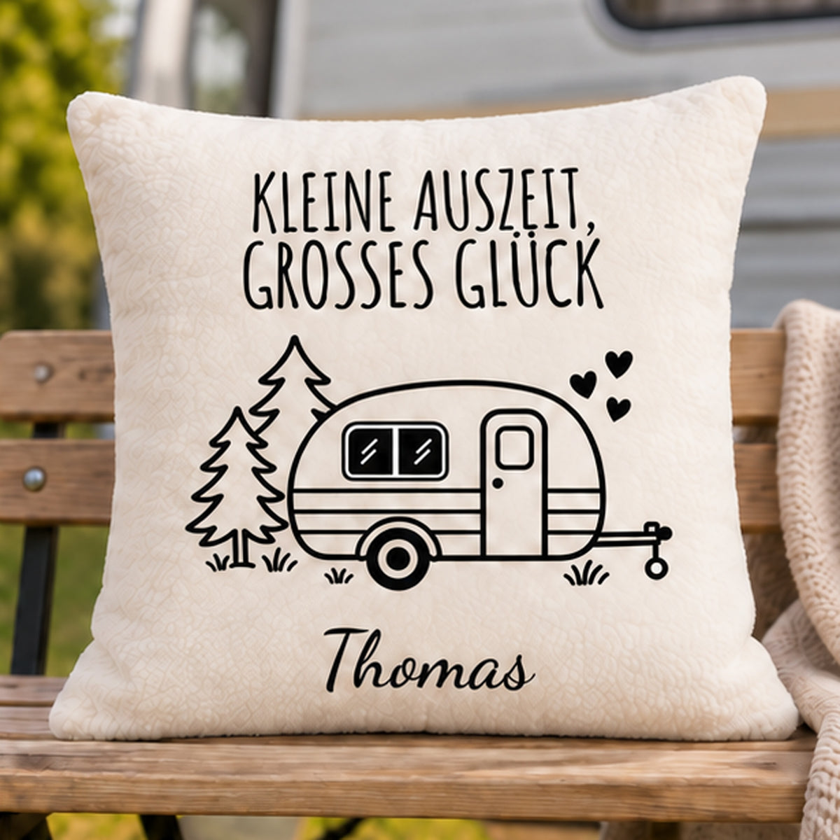 Vorderansicht: Camping-Kissenbezug Kleine Auszeit, großes Glück, personalisiert mit Thomas