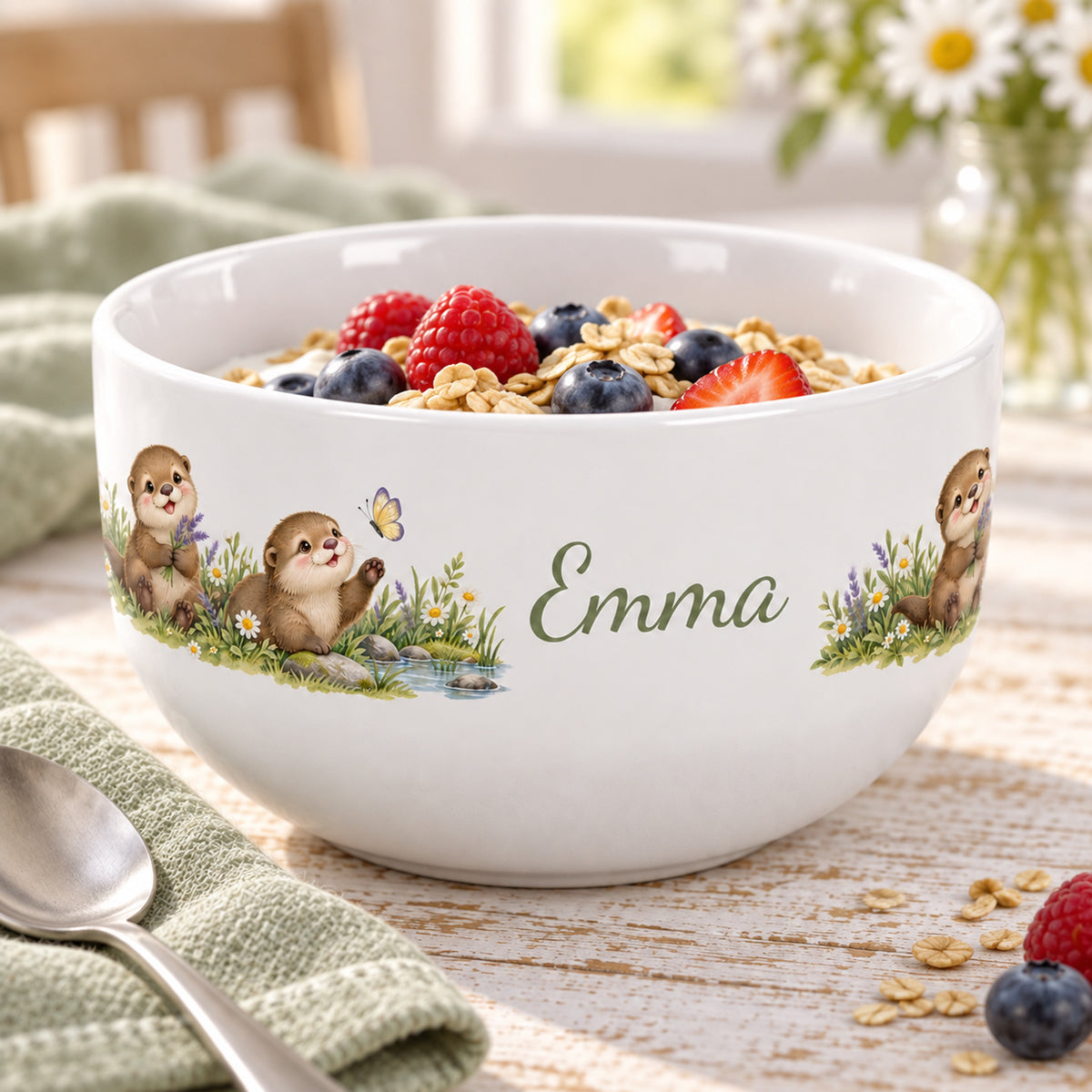 Frühstücksszene mit Müsli und Beeren – Müslischale Otter Blumenwiese, Beispielname Emma
