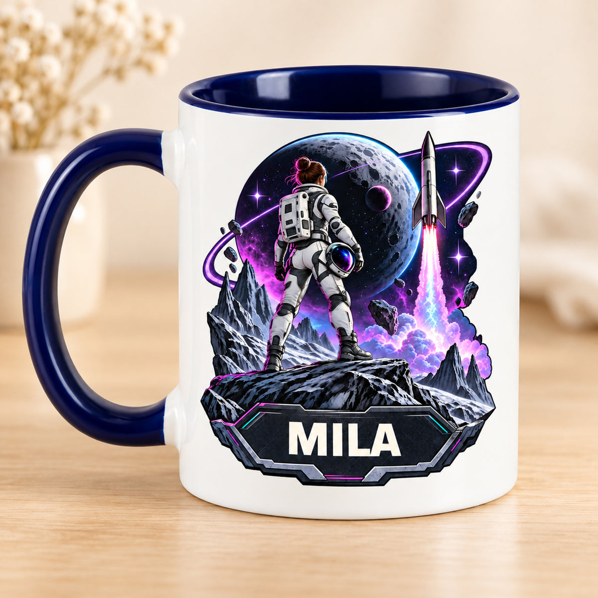 Zweite bedruckte Seite der Tasse Mondmission mit demselben Namen MILA