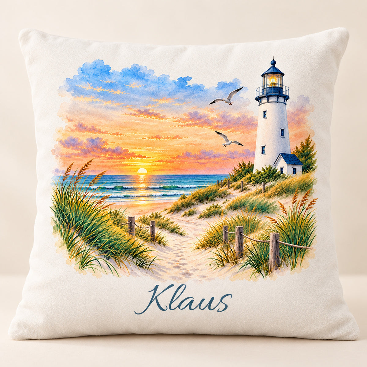 Abendhorizont: Kissenbezug mit Leuchtturm und Beispielname Klaus – Hauptbild