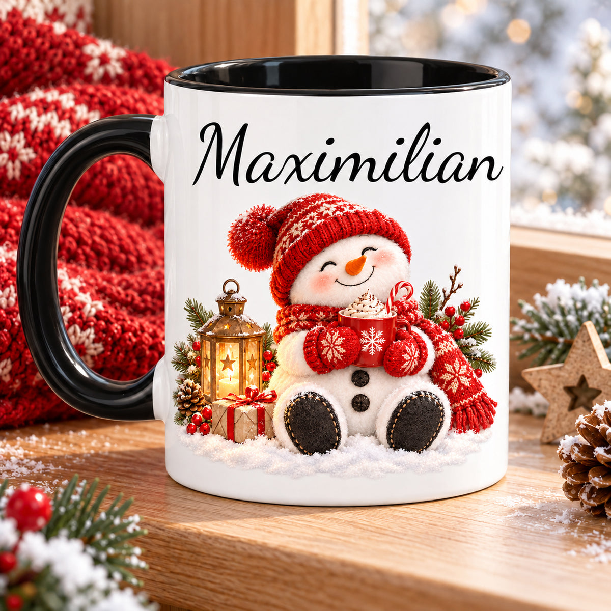 Zweite bedruckte Seite: Schneemann-Tasse Kakao-Auszeit, schwarzer Henkel, 330 ml, mit Beispielname Maximilian