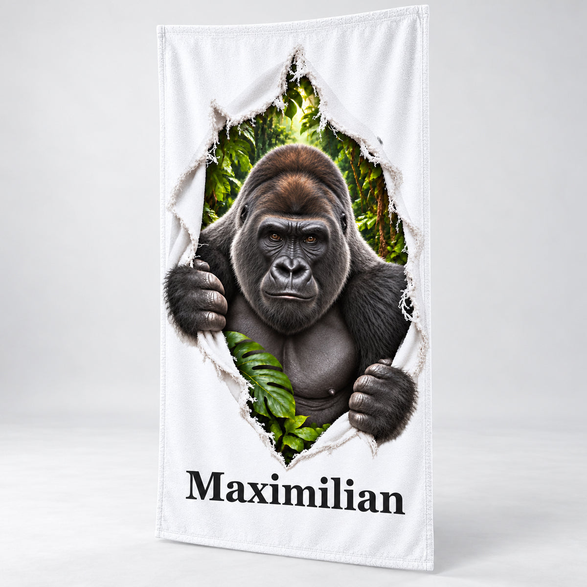 Weißes Gorilla-Handtuch mit Wunschname in schräger Studioansicht