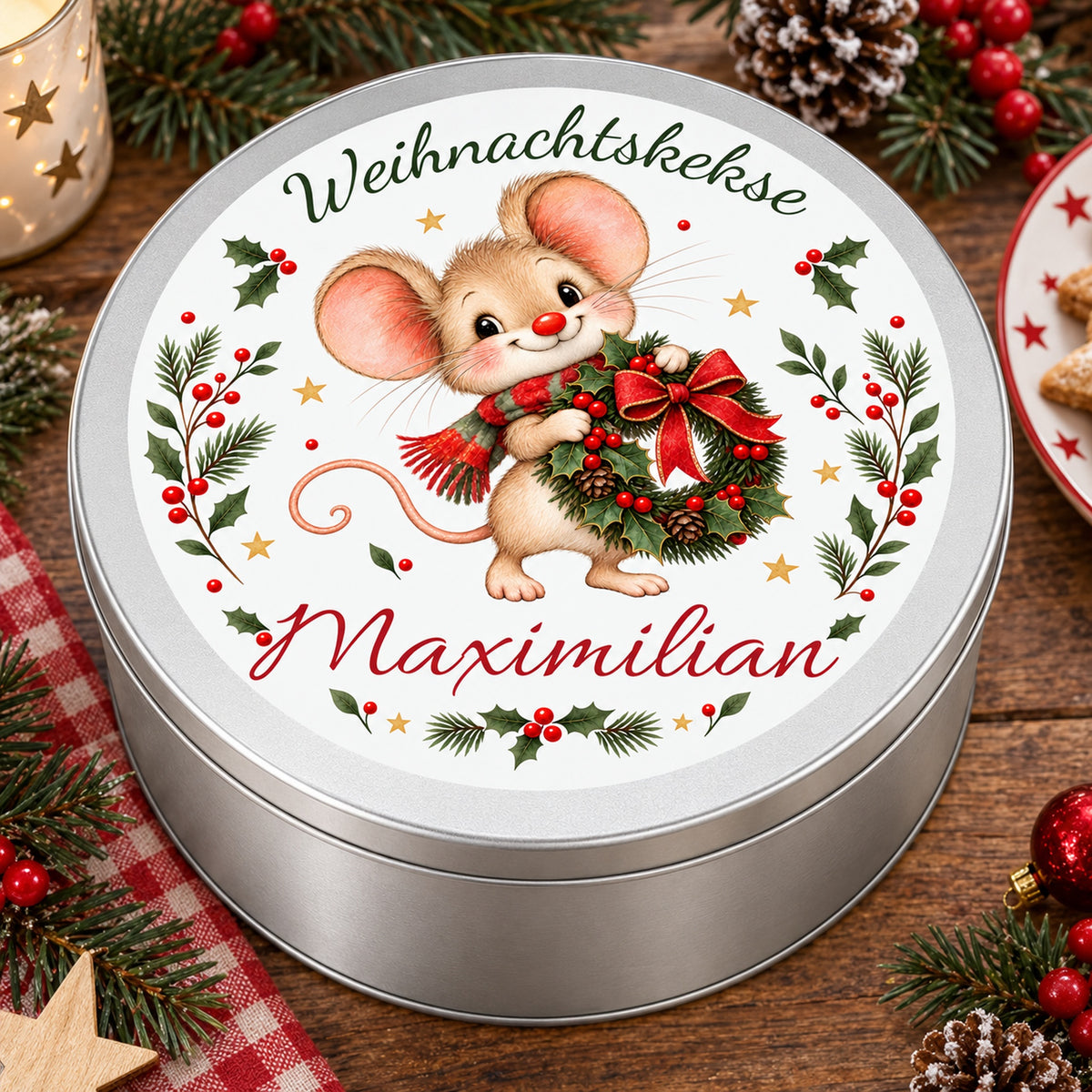 Keksdose Weihnachtsmaus Weihnachtskranz mit Wunschname in weihnachtlicher Umgebung