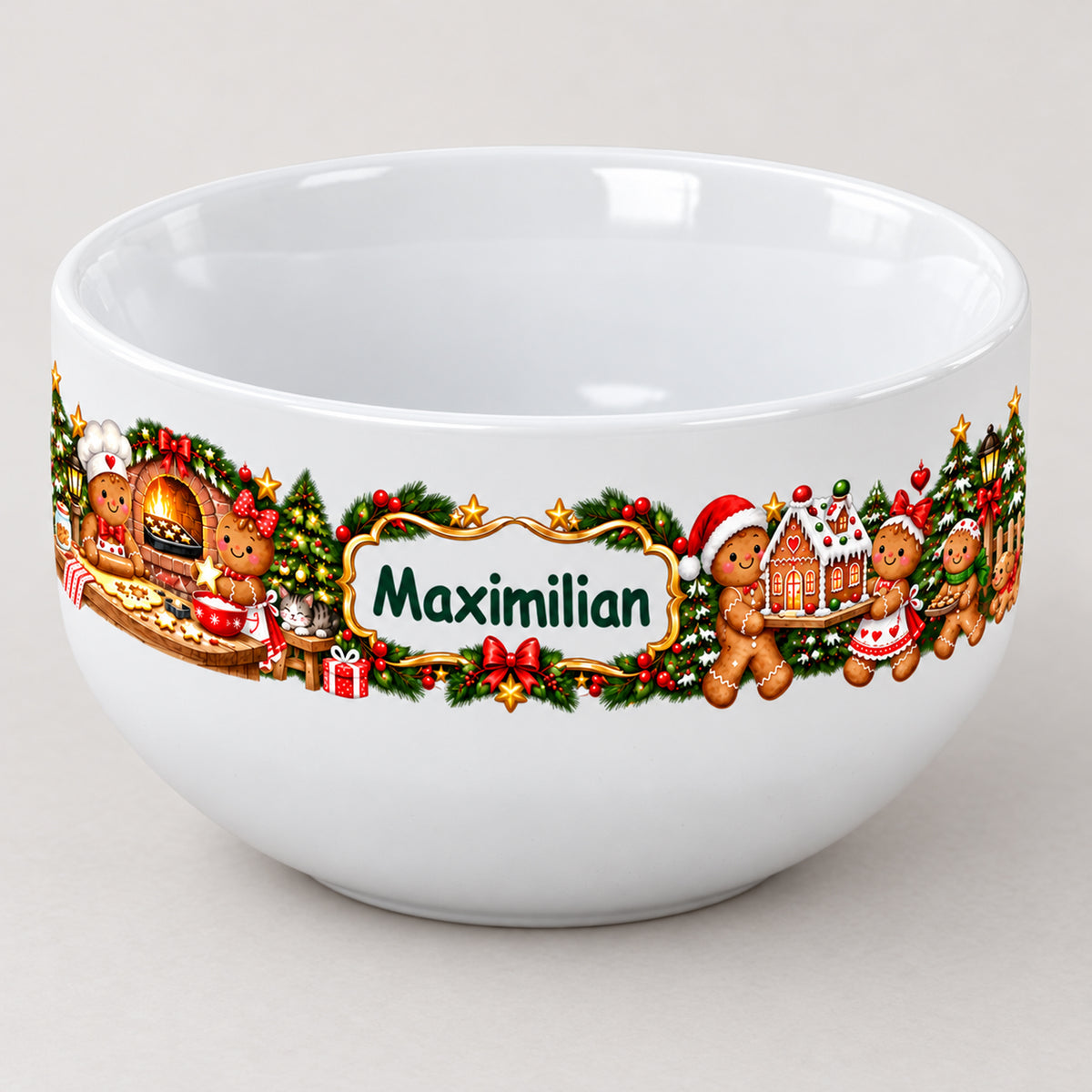 Weiße personalisierte Keramik-Müslischale mit Lebkuchenbäckerei-Weihnachtsmotiv in rechter Dreiviertelansicht mit sichtbarer Schalenform.