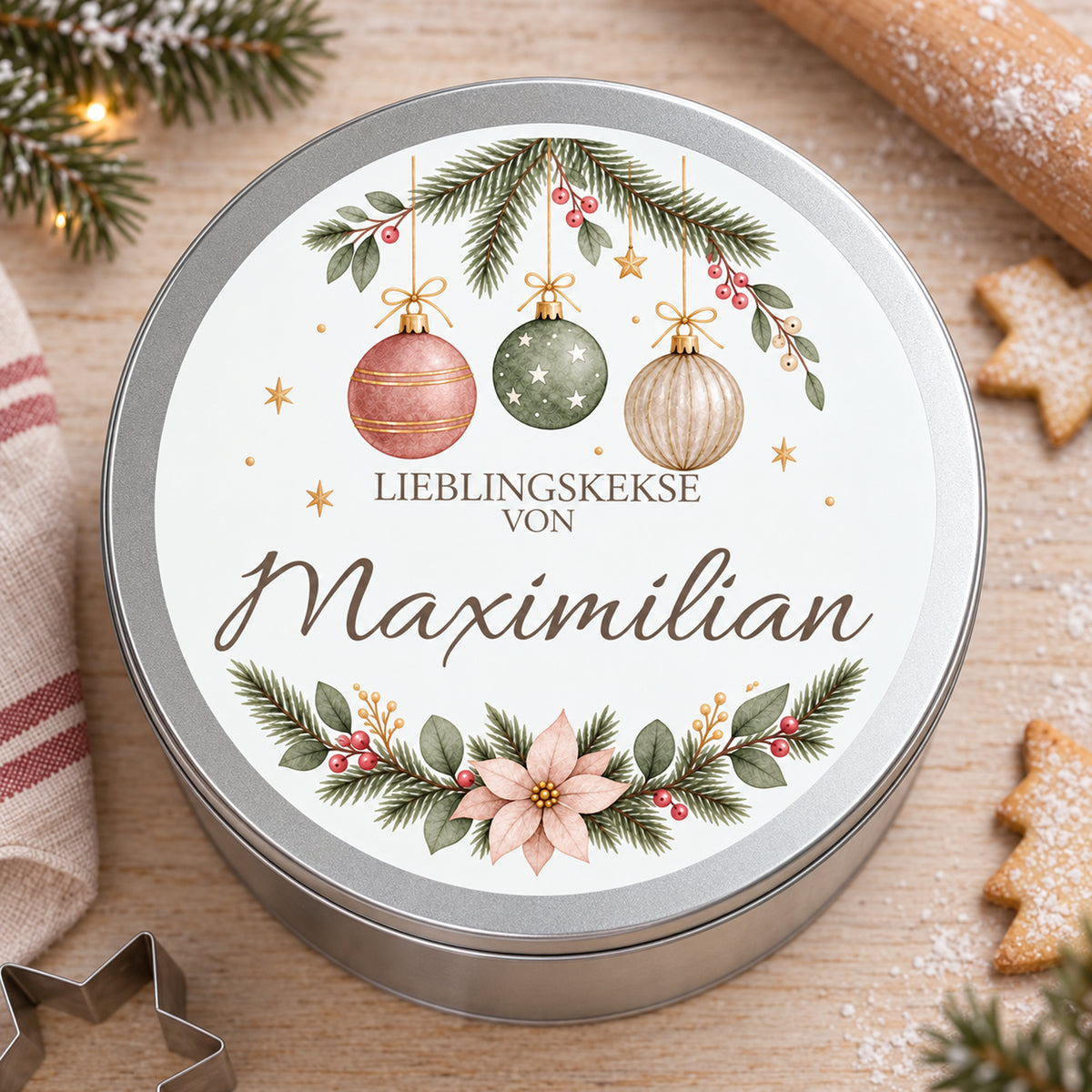 Draufsicht auf den hellen Dosendeckel mit Zarte Weihnachtskugeln-Motiv und Wunschname