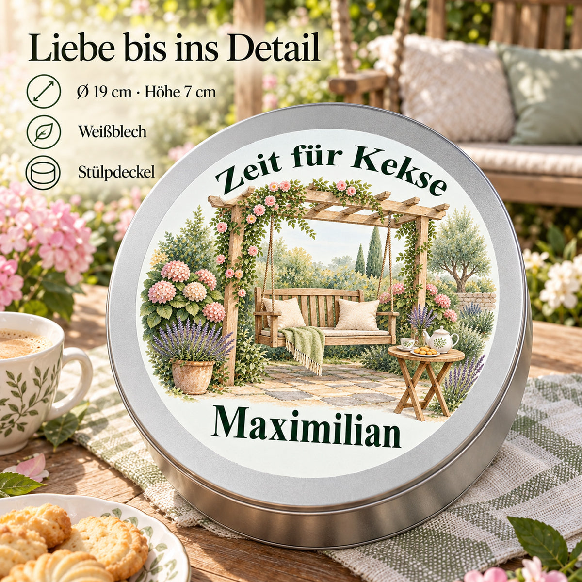 Keksdose mit Motiv Gemütliche Gartenschaukel und Angaben zu 19 cm Durchmesser, 7 cm Höhe, Weißblech und Stülpdeckel