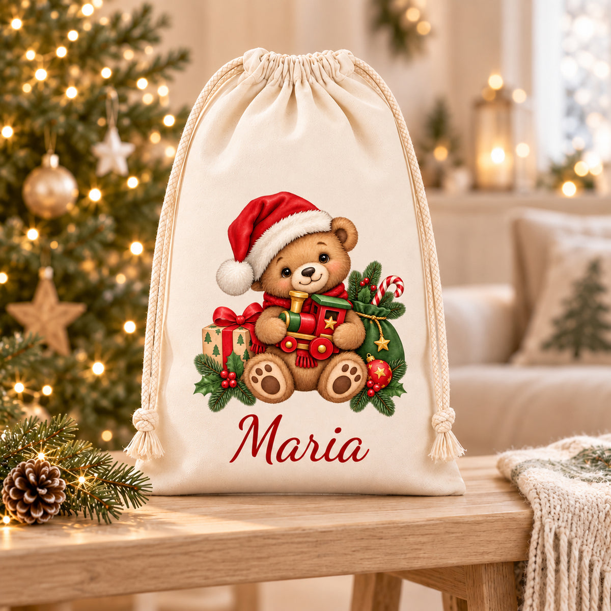Personalisierter Weihnachtsbär-Geschenksack mit passender Weihnachtsdekoration