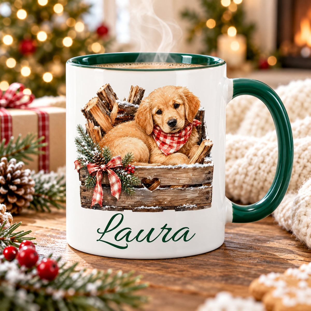 Tasse mit Hund-Motiv und Wunschname in einer weihnachtlichen Wohnszene.