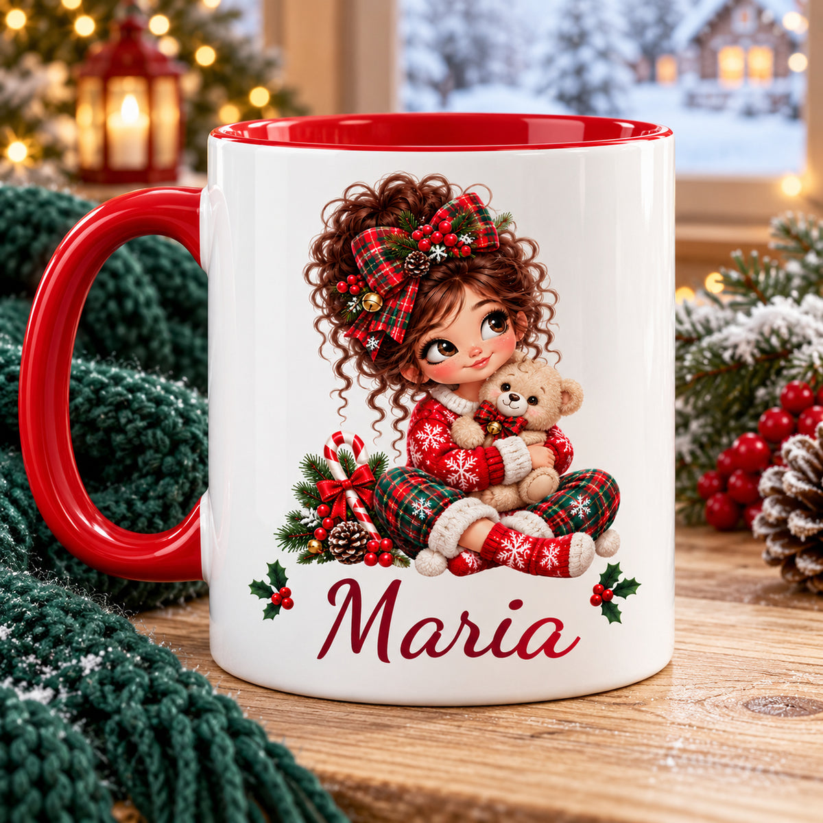 Rückseite der Weihnachtstasse Teddy mit demselben Mädchenmotiv und Wunschname, roter Henkel links.