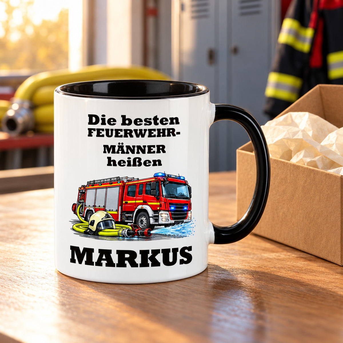 Feuerwehrmann-Tasse als Geschenkidee mit dekorativer Geschenkverpackung; die Verpackung ist nicht enthalten.