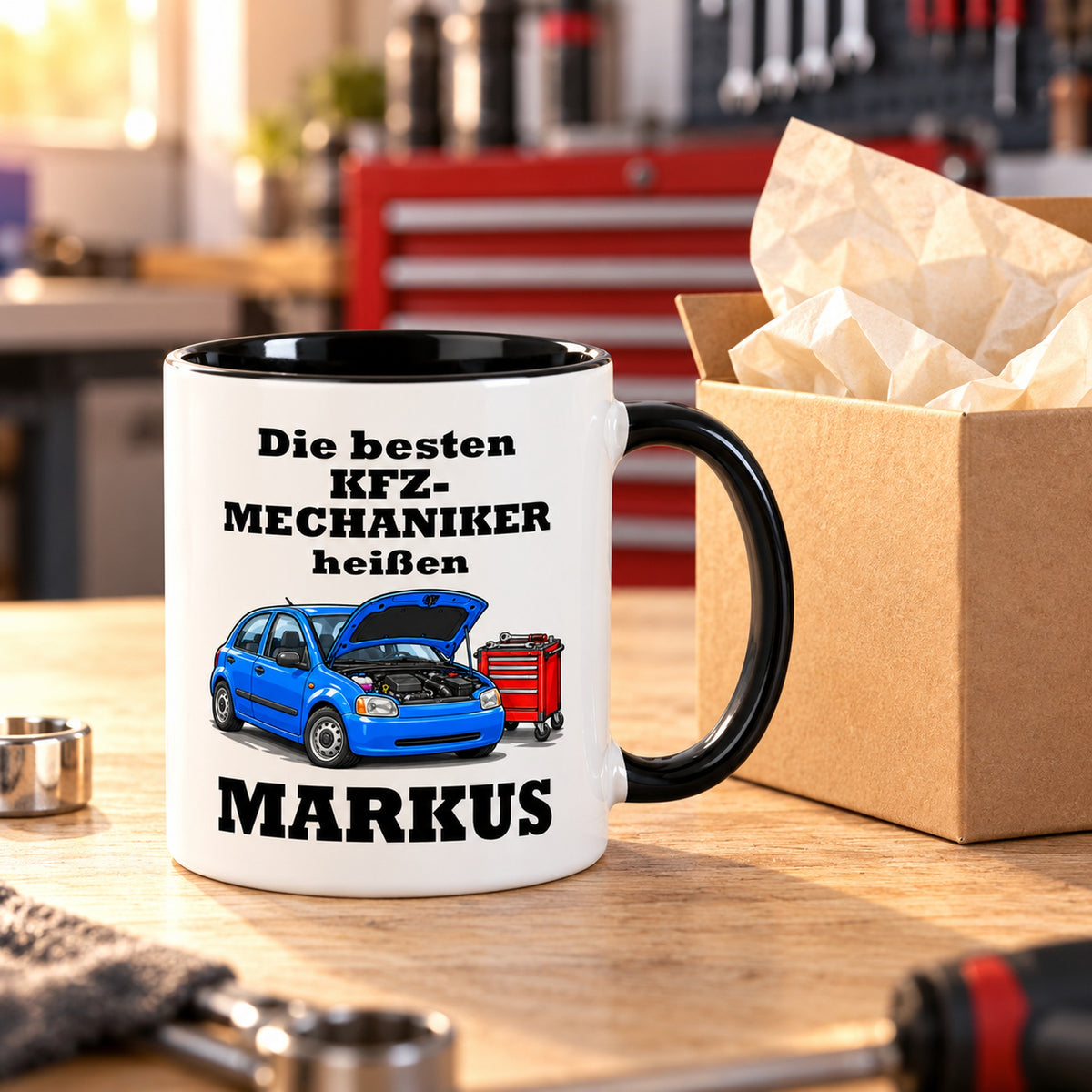 KFZ-Mechaniker-Tasse als Geschenkidee mit dekorativer Geschenkverpackung; die Verpackung ist nicht enthalten.