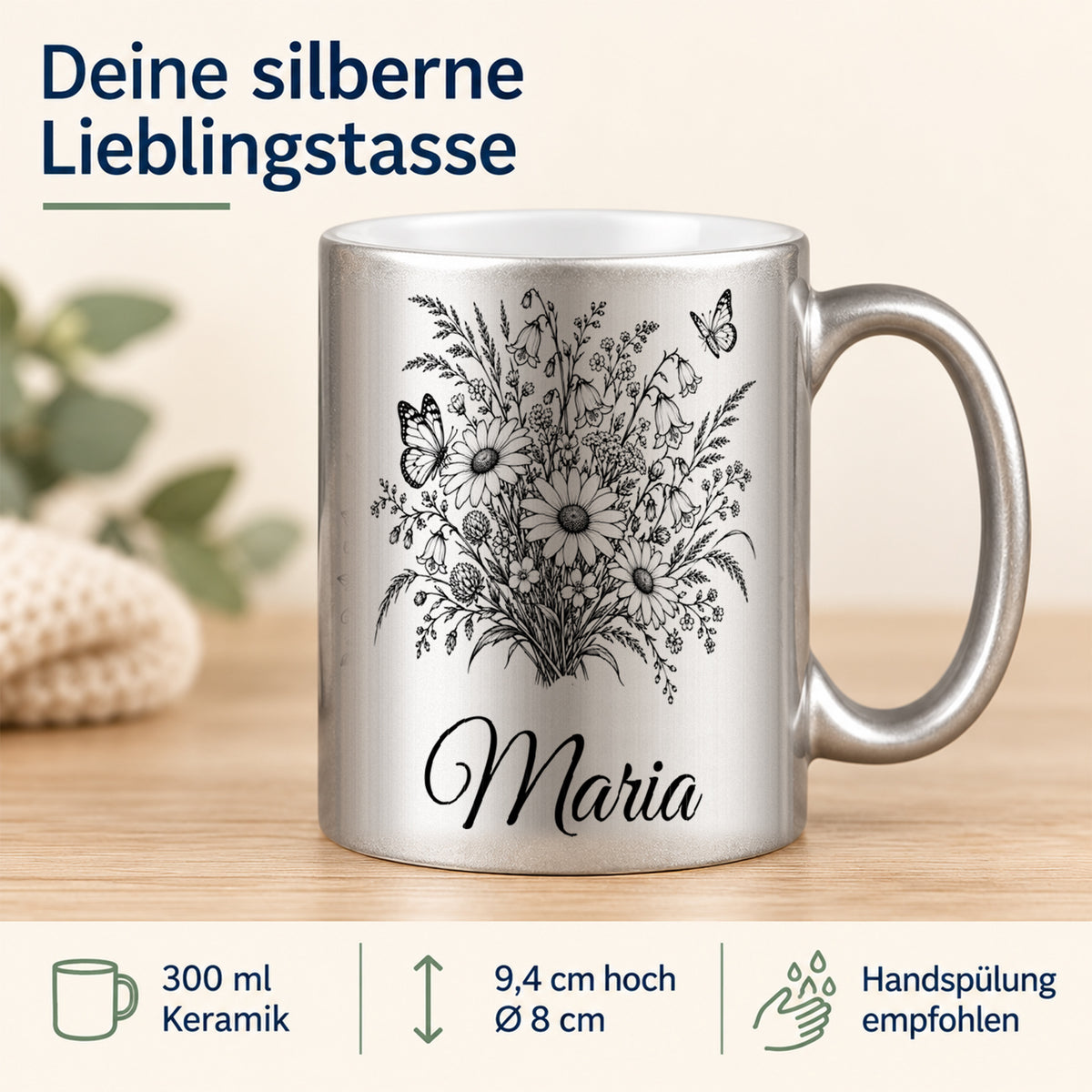 Silberne personalisierte Keramiktasse mit schwarzem Schmetterlings- und Wiesenblumenmotiv und Angaben zu 300 ml, 9,4 cm Höhe, 8 cm Körperdurchmesser und empfohlener Handspülung.