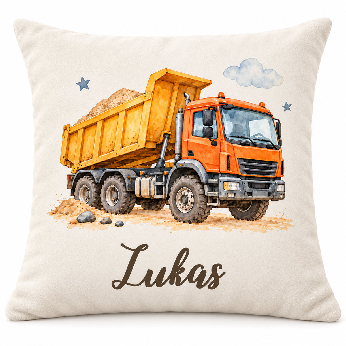 Cremeweißer Kissenbezug mit orange-gelbem Kipplaster, grauen Sternen und Beispielname Lukas vor weißem Hintergrund.