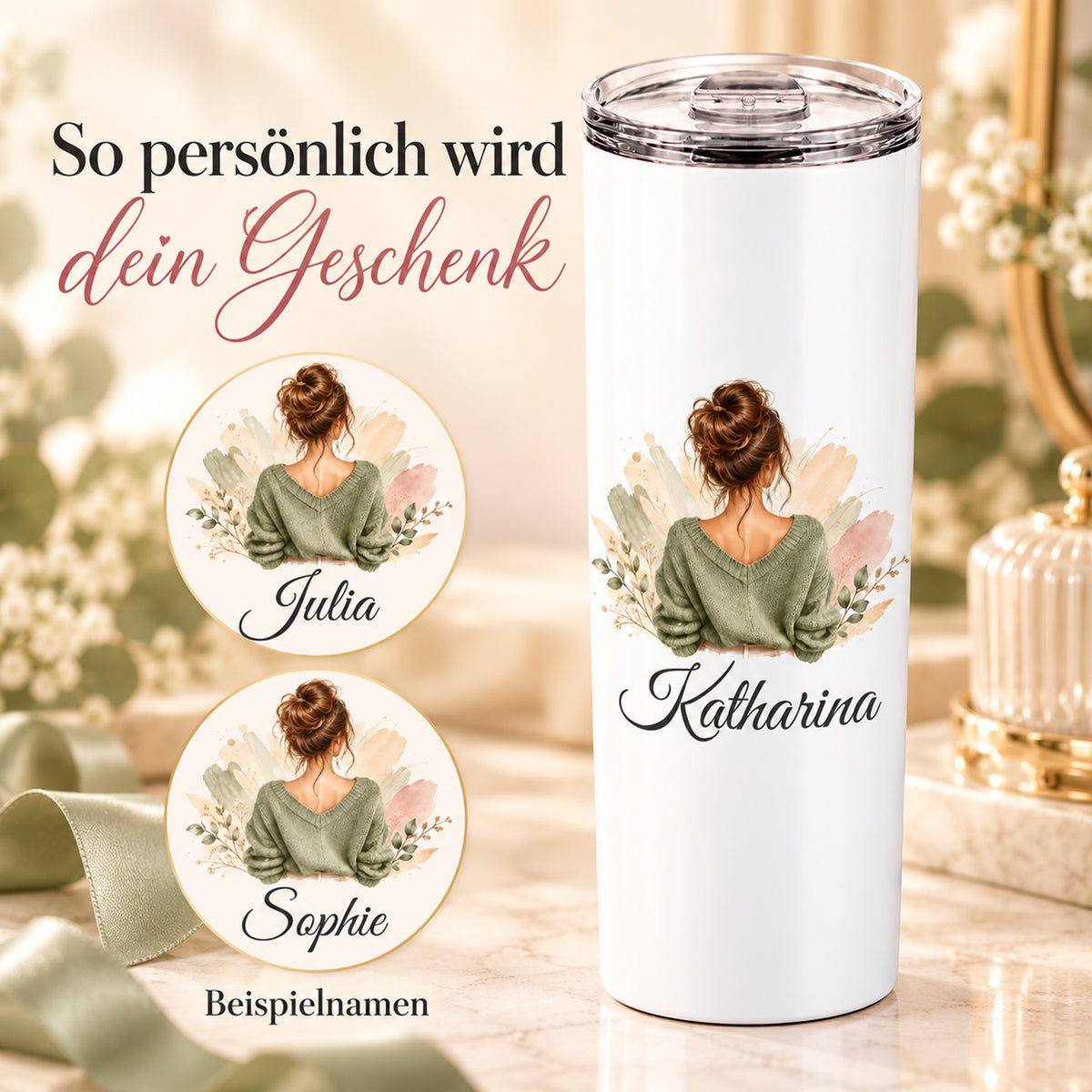 Personalisierter Thermobecher mit Frauenmotiv mit braunem Dutt und salbeigrünem Strickpullover und Detailbeispielen für die Namensgestaltung.