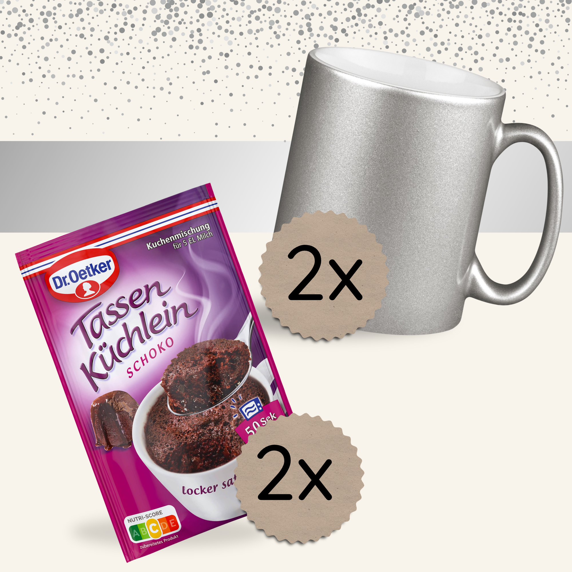 Schokoladen-Tassenküchlein von Dr. Oetker mit silberner Tasse.