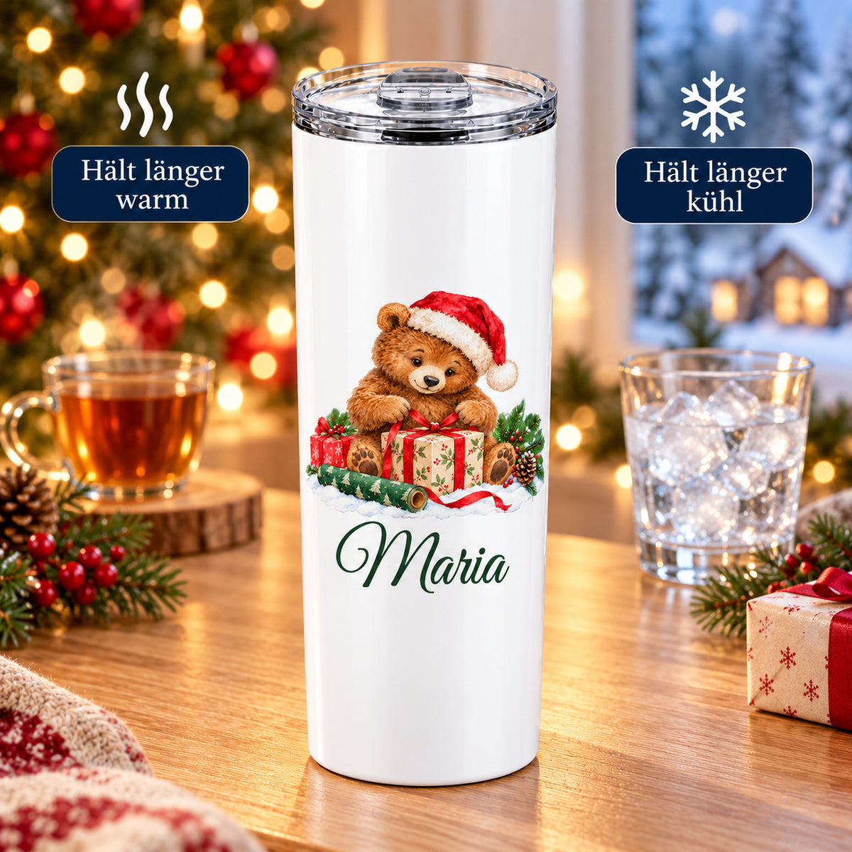 Weihnachtsbär-Thermobecher zwischen warmem Getränk und Eisglas mit Hinweisen zur Thermofunktion