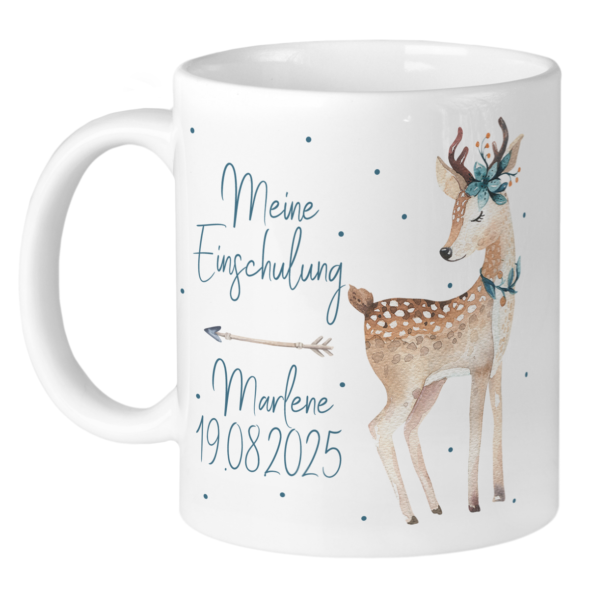 Weißer Becher mit Reh-Motiv und Einschulungsdatum.