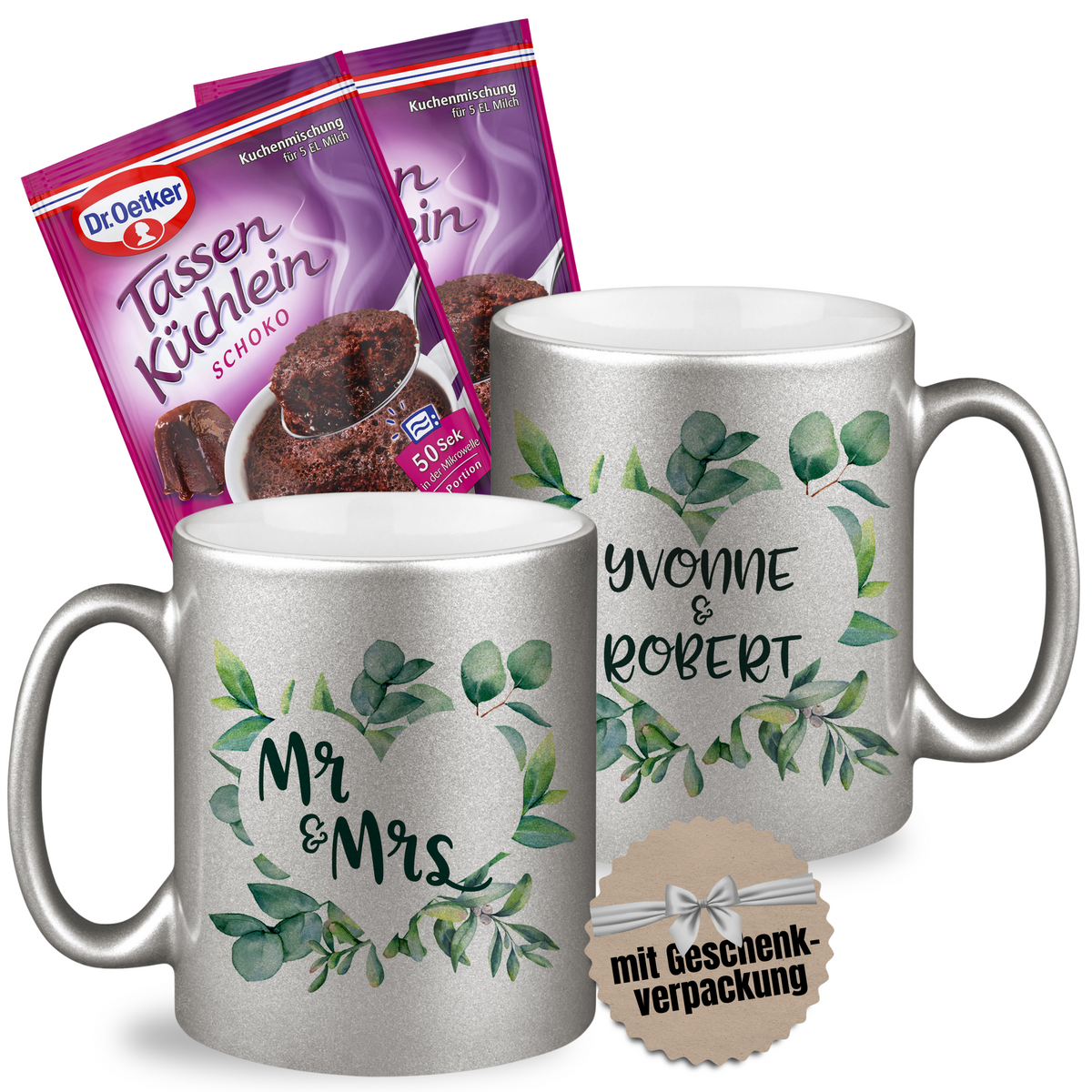 Silberne Tassen mit „Mr & Mrs“ und Namen, Geschenkverpackung.