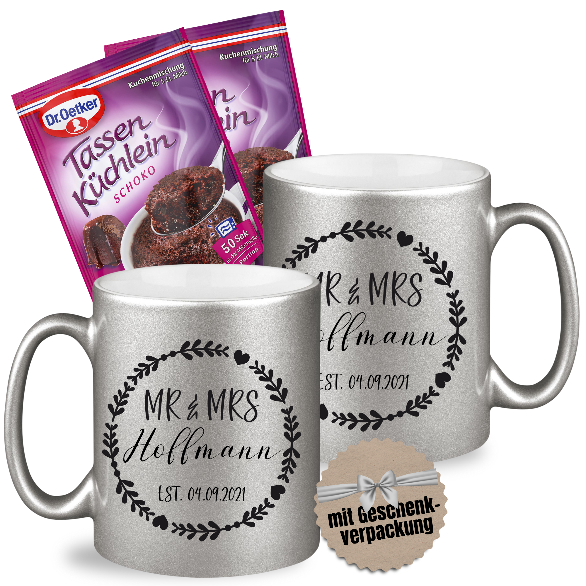 Silberne Tassen mit Aufschrift "Mr & Mrs Hoffmann", Geschenkverpackung.