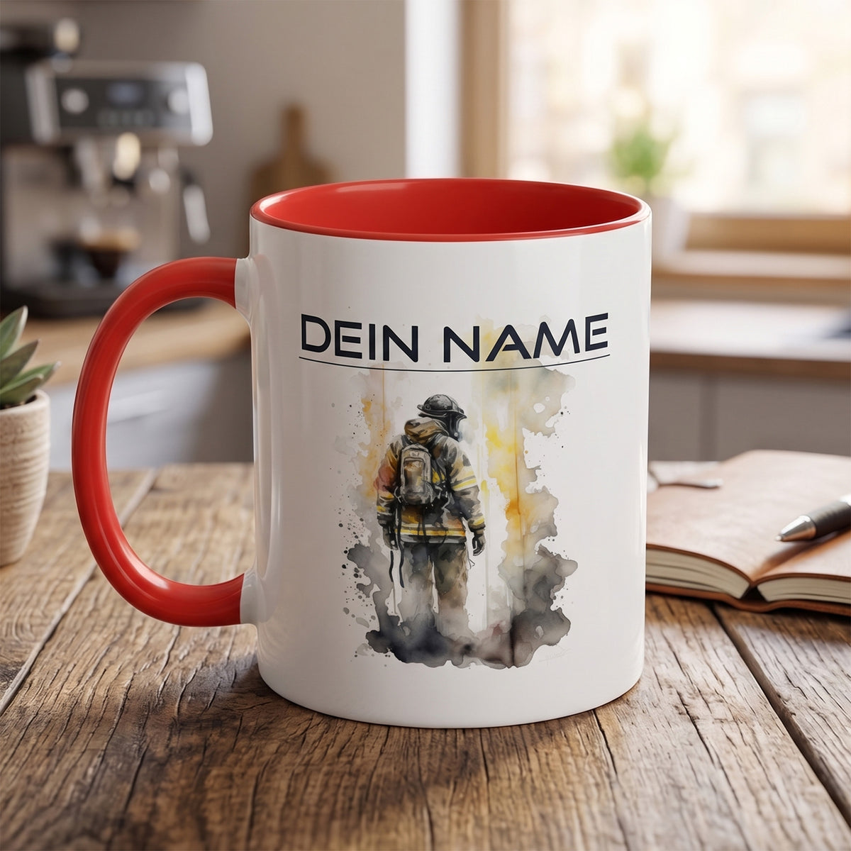 Tasse mit rotem Henkel, Feuerwehrmann-Illustration und personalisiertem Text.