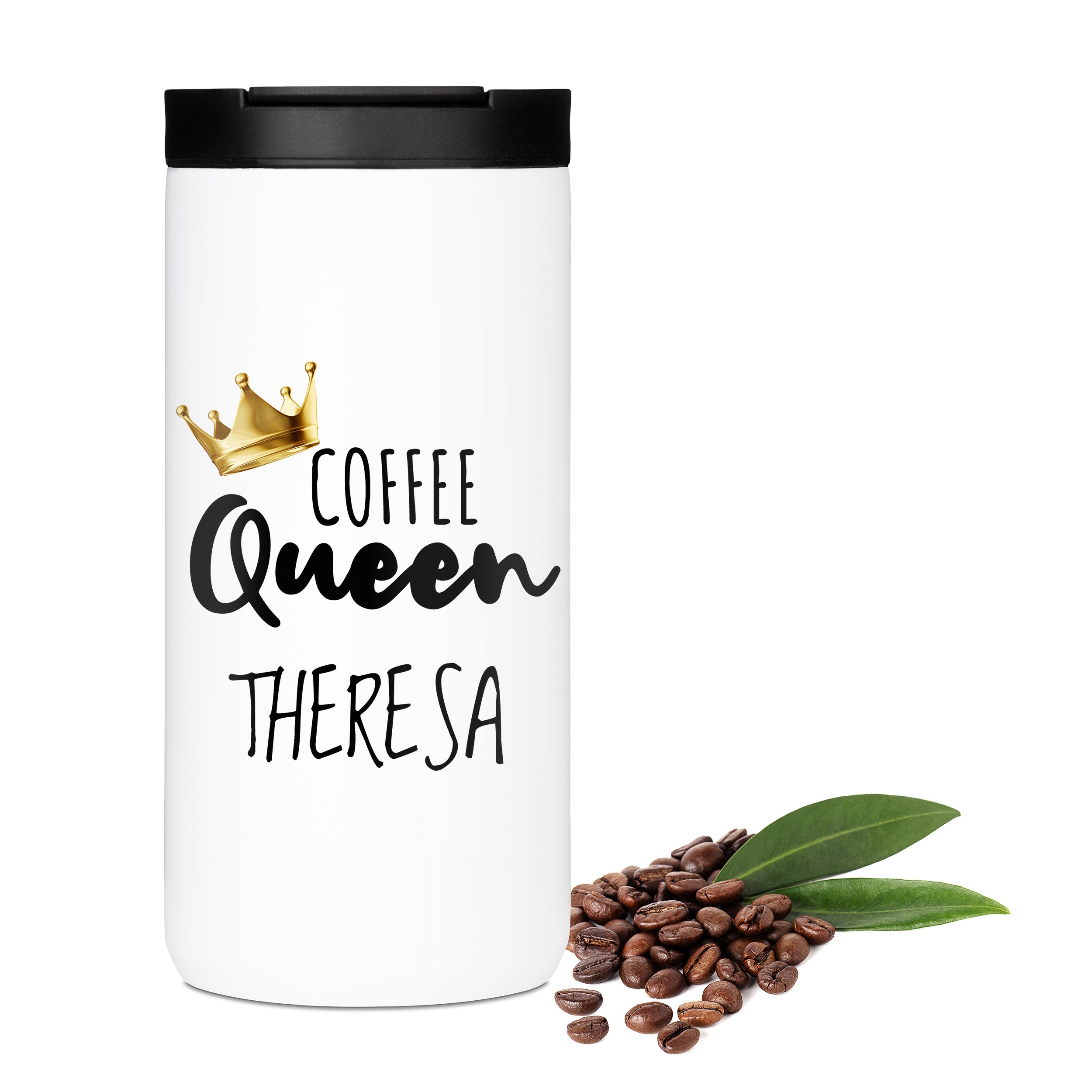 Weißer Kaffeebecher mit Aufschrift "Coffee Queen Theresa" und Krone.