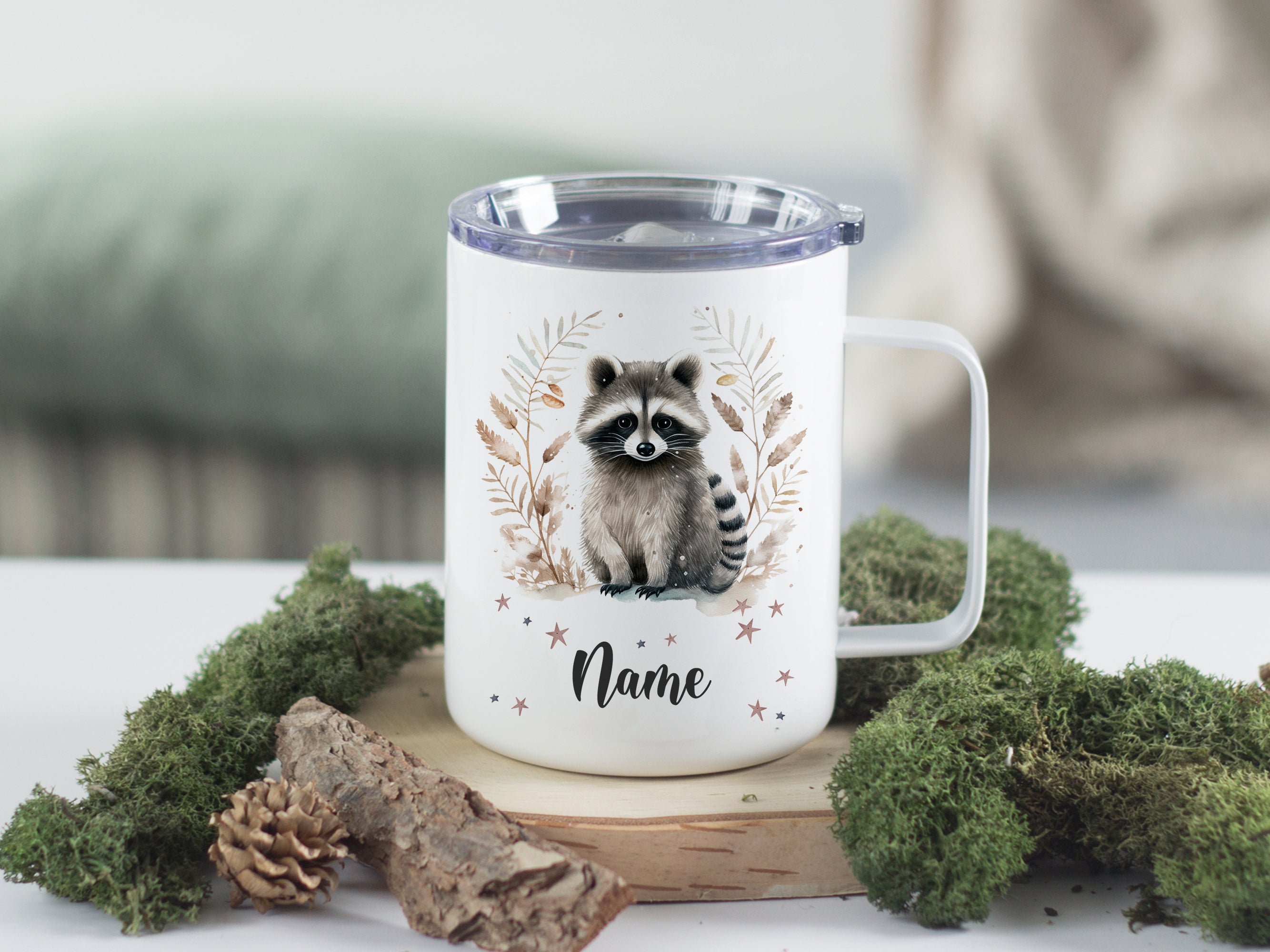 Tasse mit Waschbär-Motiv und personalisierbarem Namen.