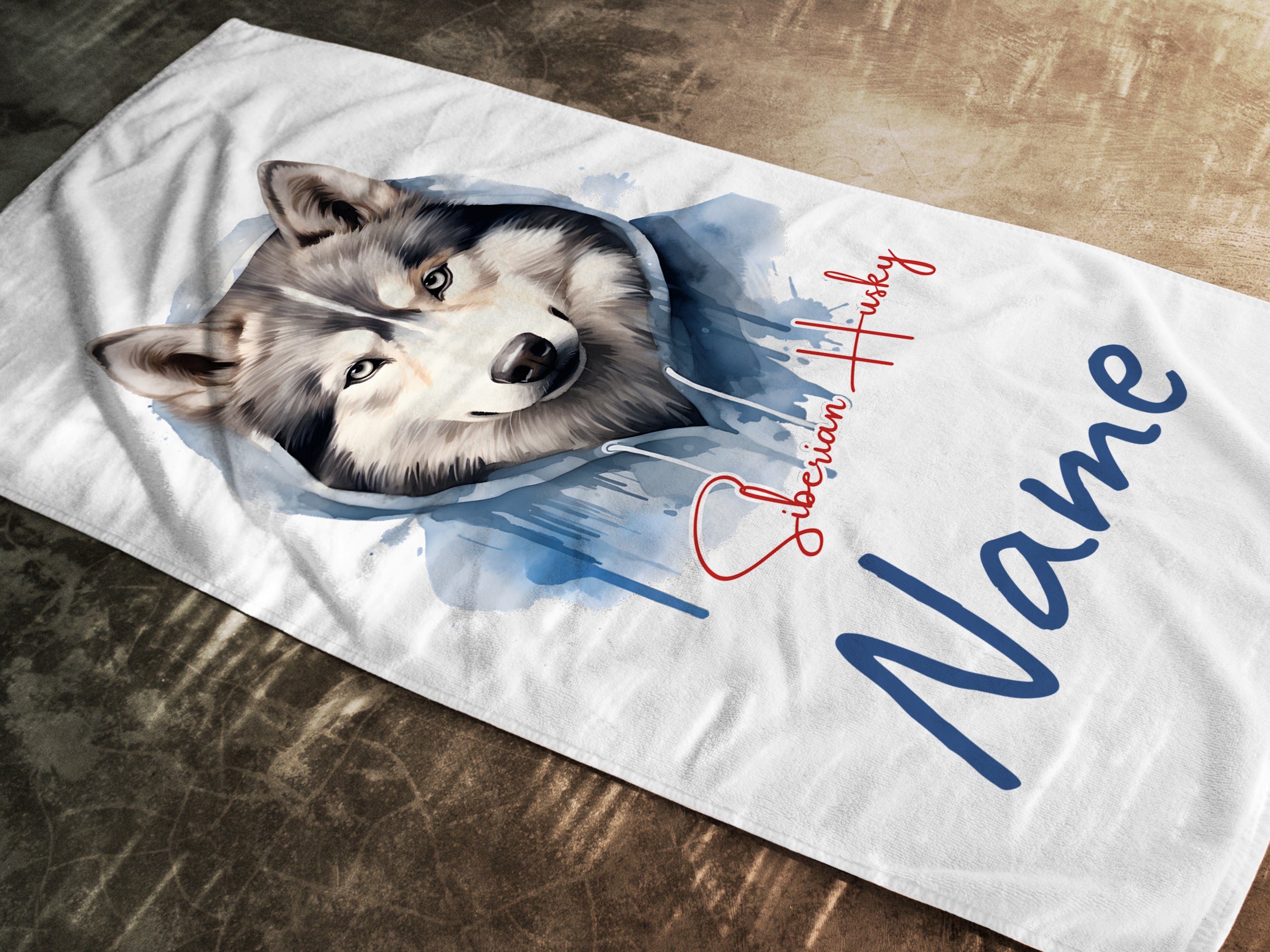 Weißes Handtuch mit Husky-Motiv und personalisierbarem Namen.