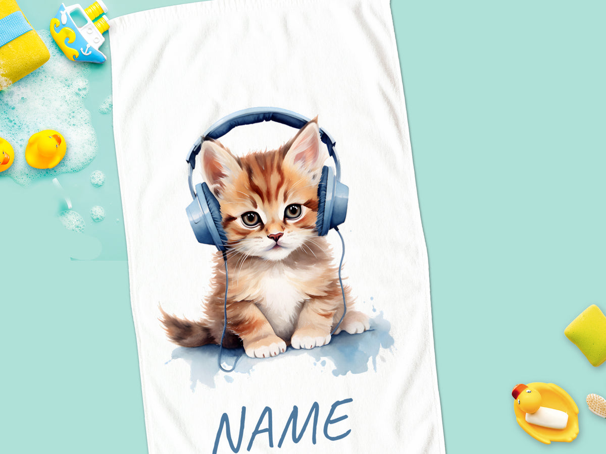 Katzenhandtuch mit Kopfhörern und personalisierbarem Namen.
