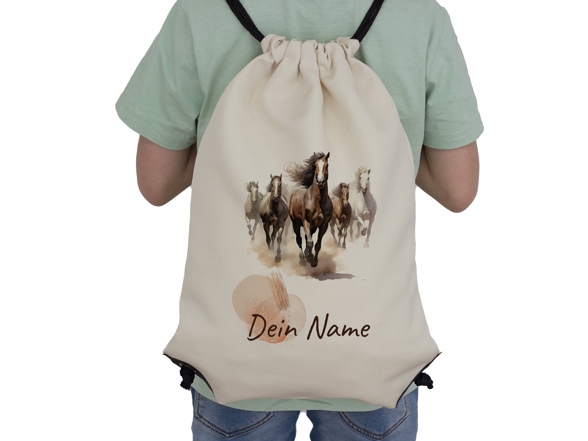 Beige Rucksack mit Pferdemotiv und personalisiertem Namen.