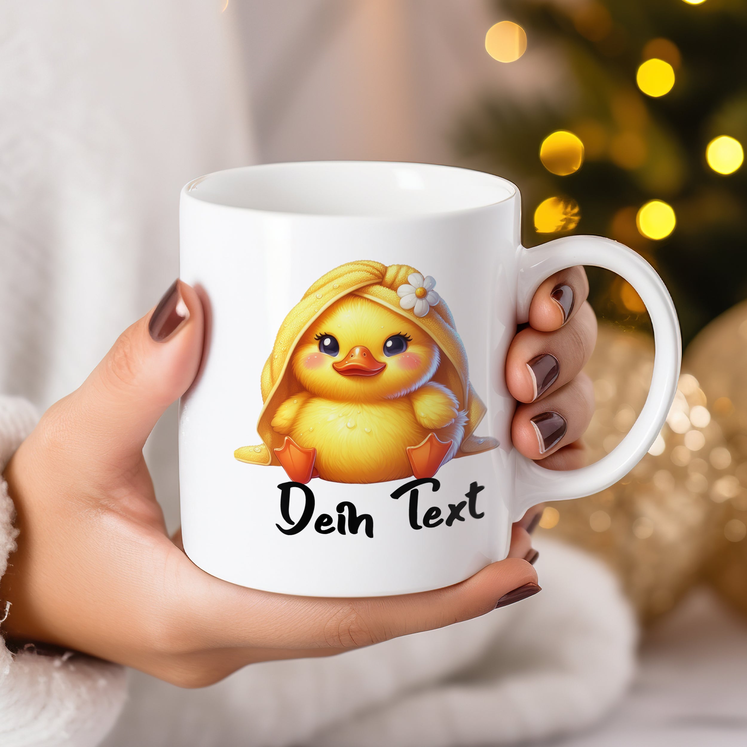 Weiße Tasse mit gelbem Entchen und personalisiertem Text.