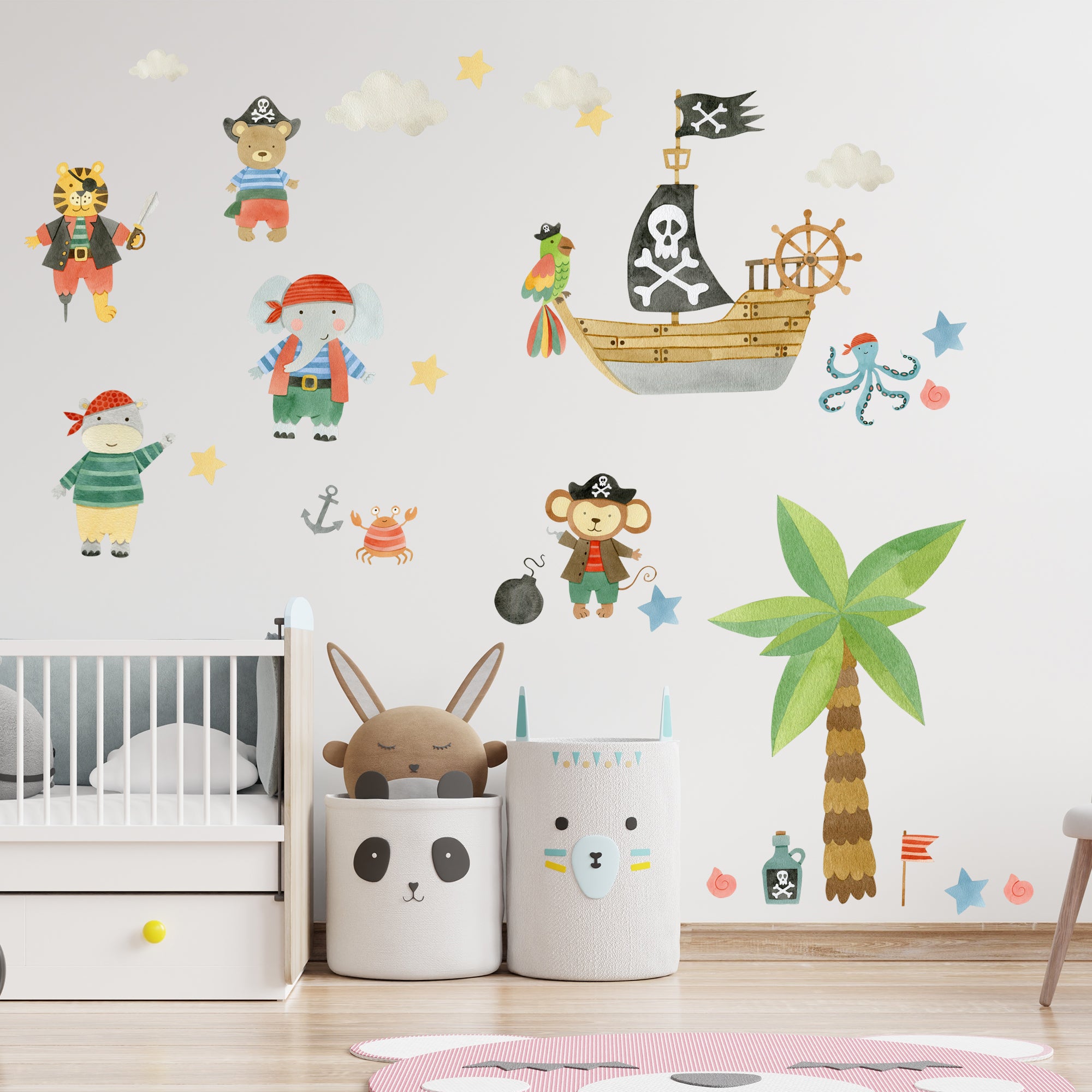 Wandtattoo mit Piratenabenteuer und Meerestieren im Kinderzimmer