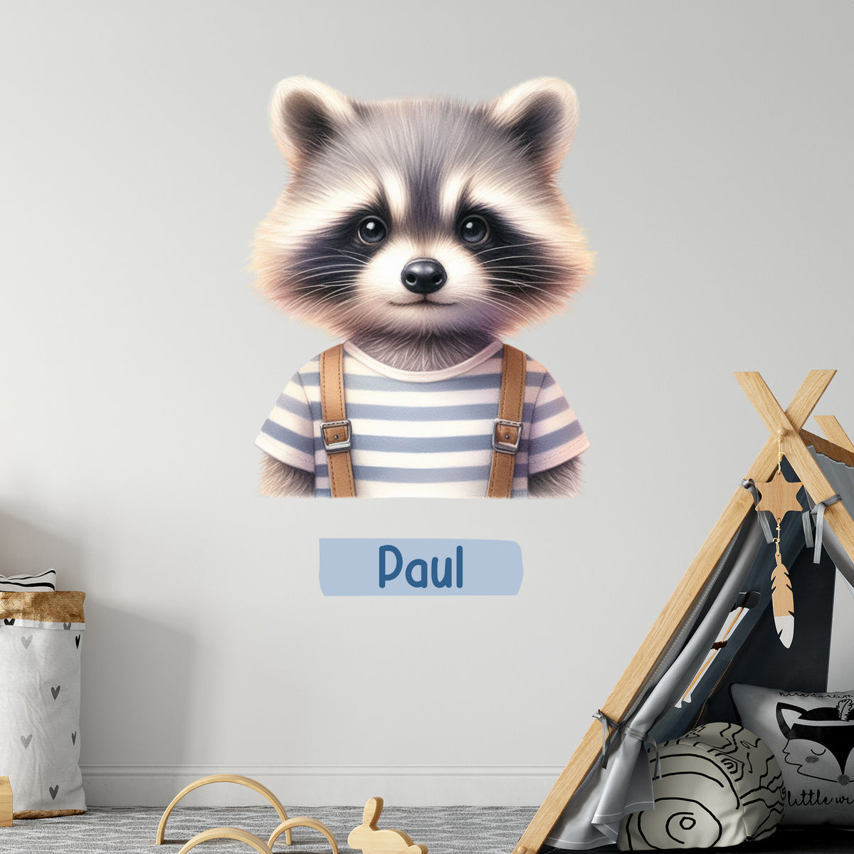 Niedlicher Waschbär in gestreiftem Shirt mit Namen Paul.