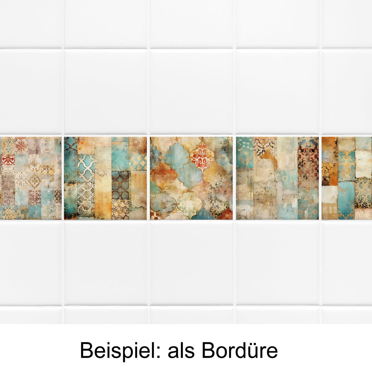 Bunte Fliesenbordüre in Blau- und Erdtönen.