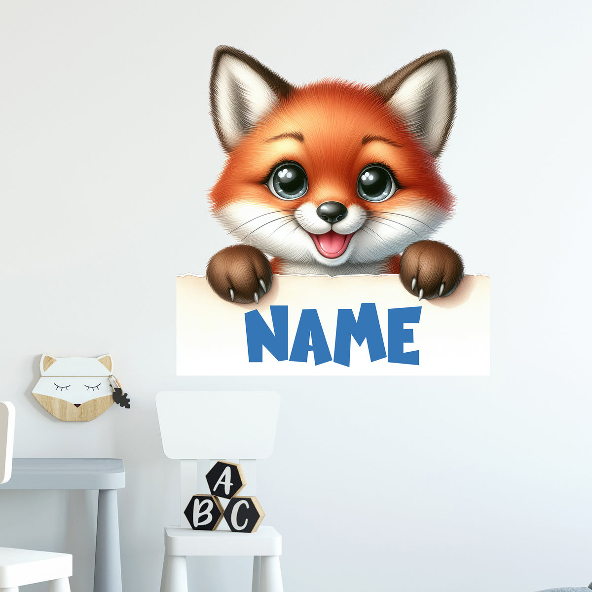 Fuchs-Wandtattoo mit buntem Hintergrund und Platz für Namen.