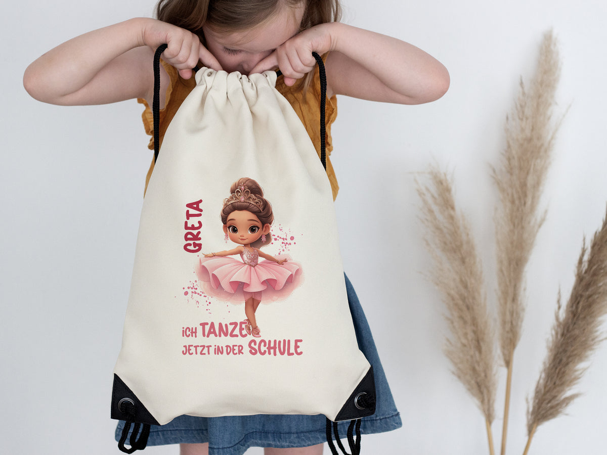 Beige Turnbeutel mit Ballettmädchen und Namen Greta.