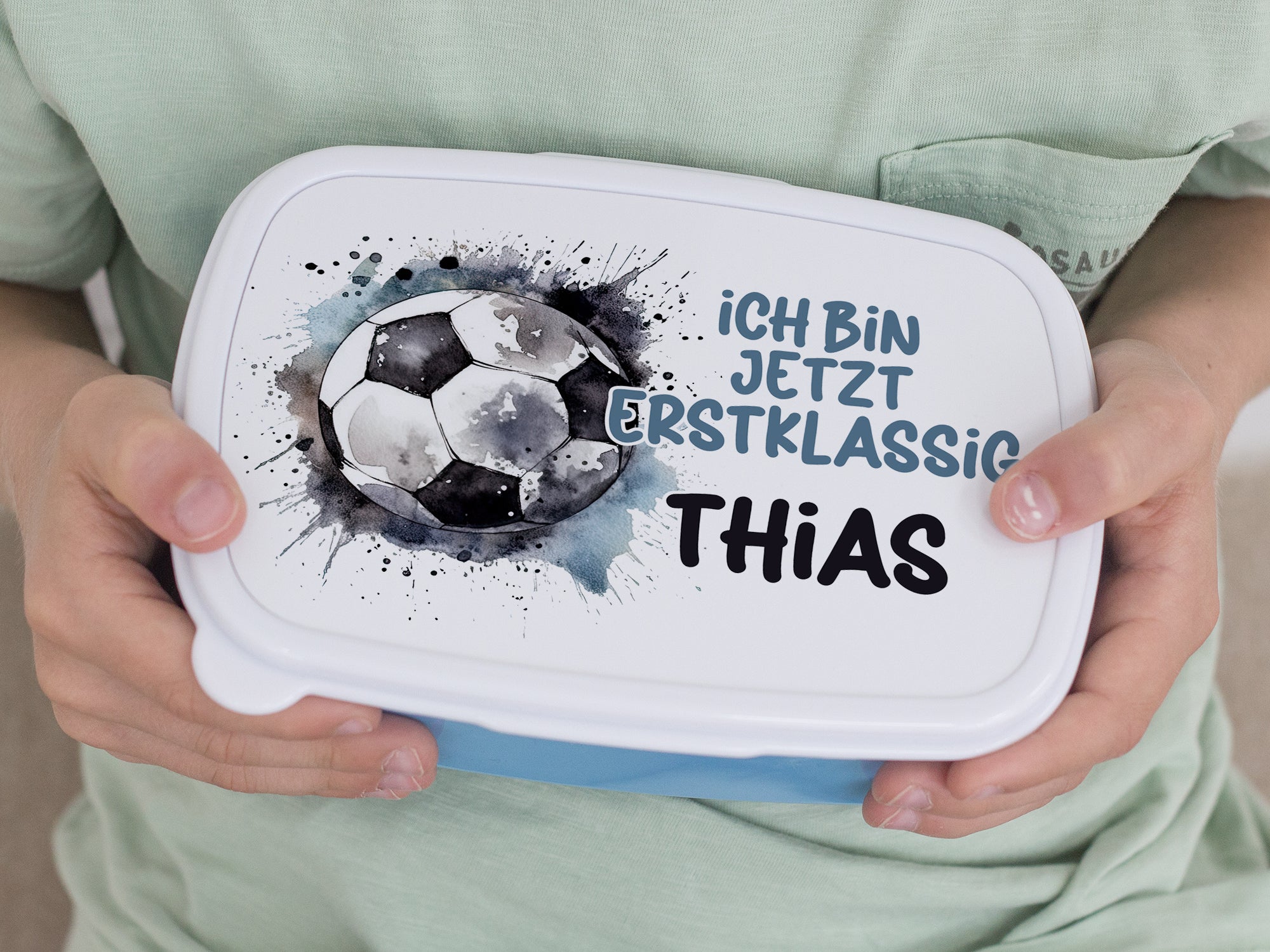 Lunchbox mit Fußballmotiv und personalisiertem Namen Thias.