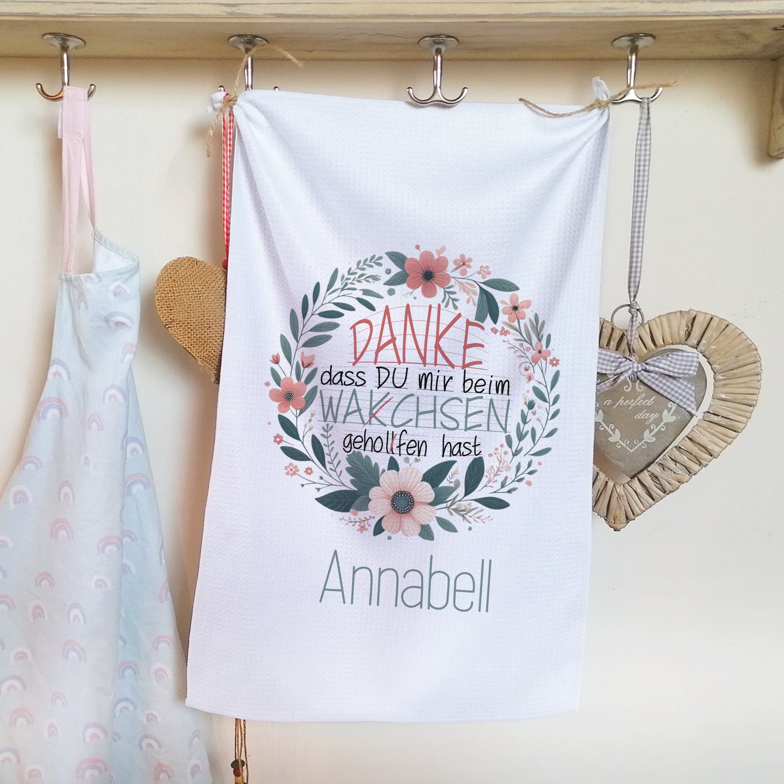 Handtuch mit floralem Design und Dankesbotschaft für Annabell.