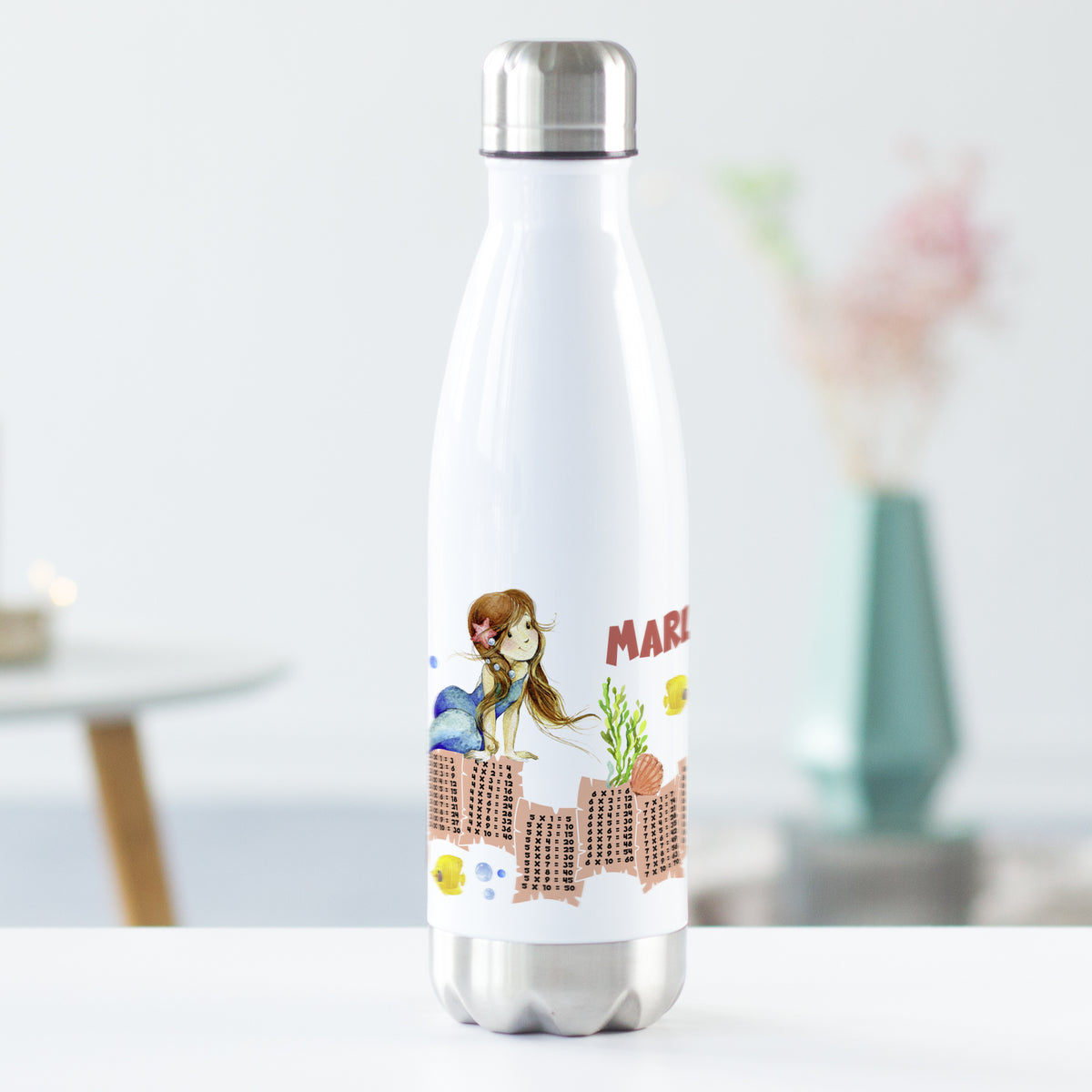 Weiße Edelstahl-Trinkflasche mit farbenfrohem Design und Mädchenmotiv.