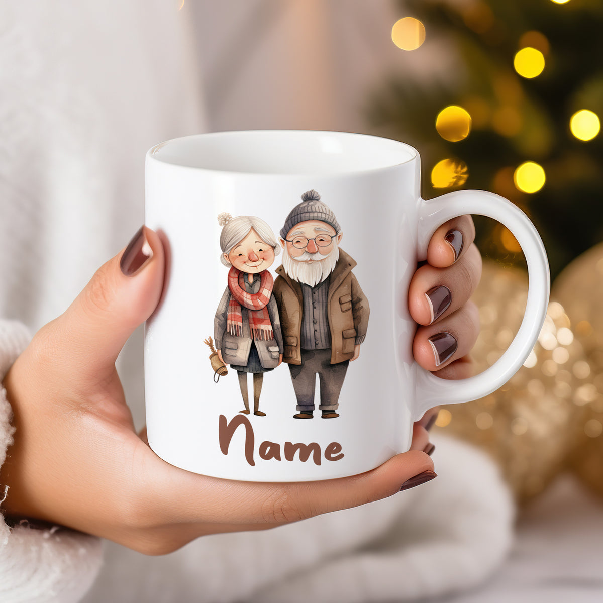 Tasse mit Illustration eines älteren Paares und dem Namen.