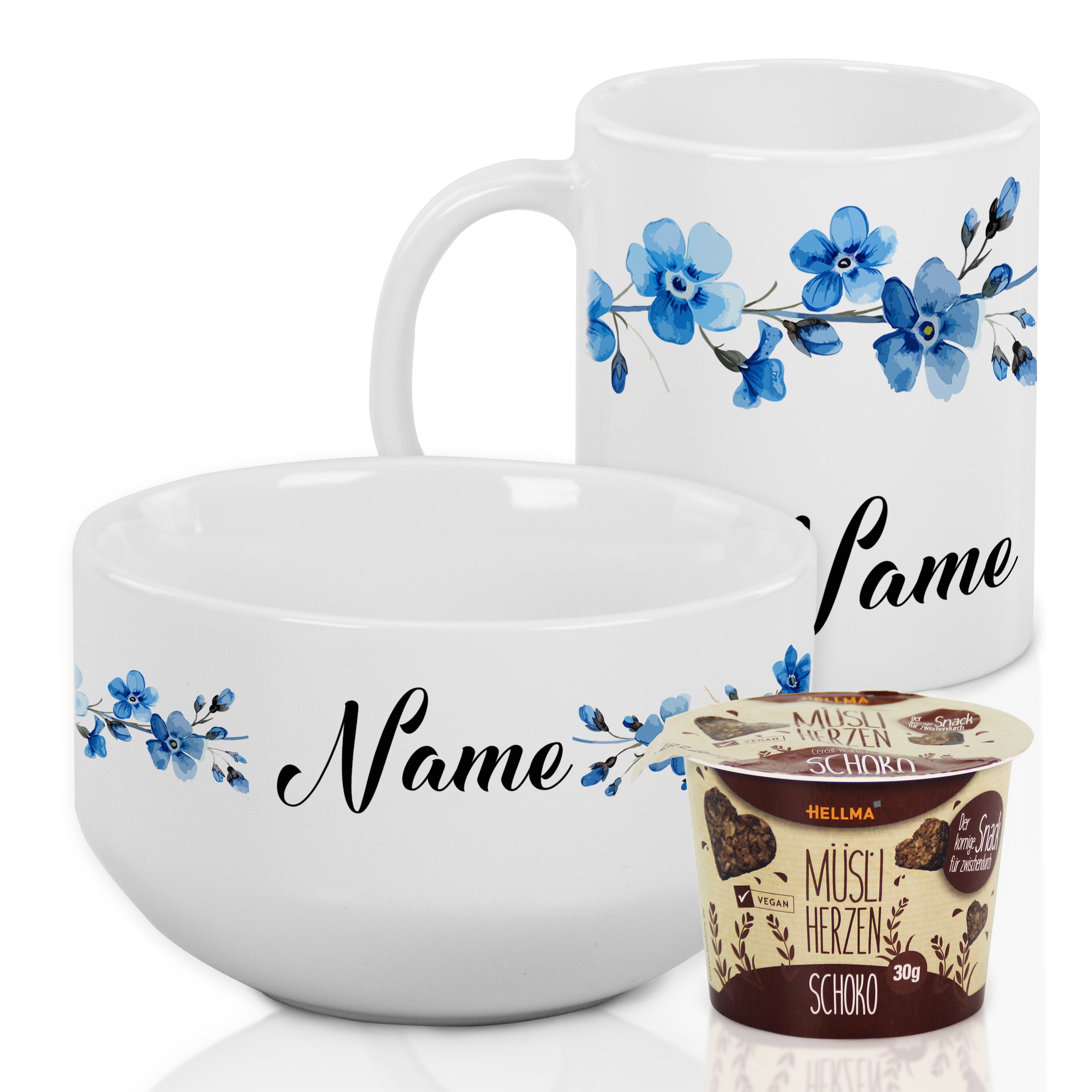 Tasse und Schüssel mit blauen Blumen und personalisiertem Namen.