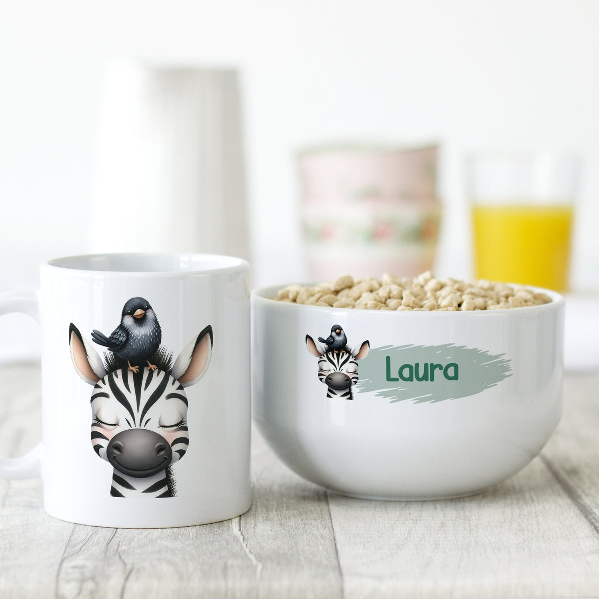 Zebra-Tasse und Schüssel mit personalisiertem Namen.