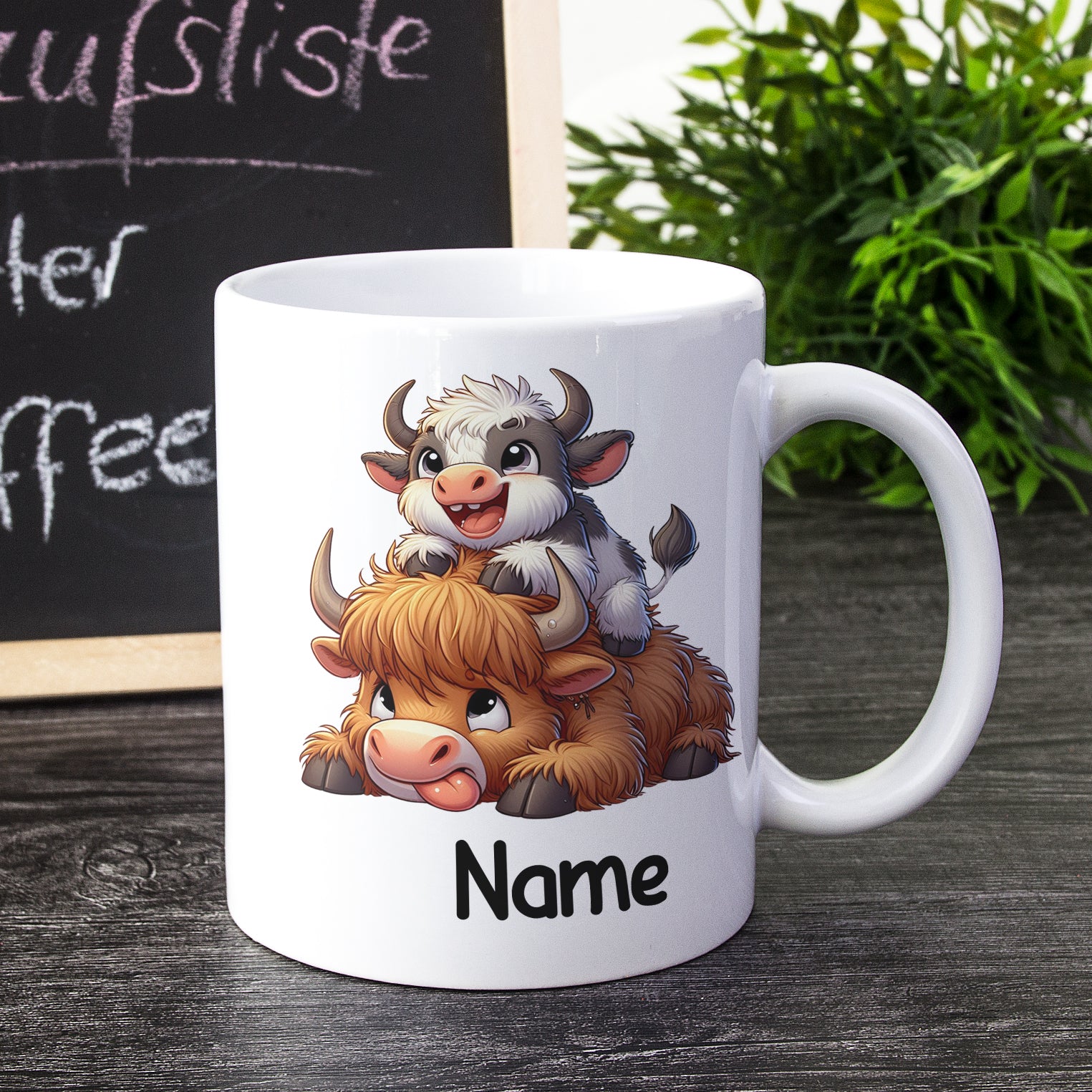 Tasse mit niedlichen Kühen, weiß, personalisierbar.