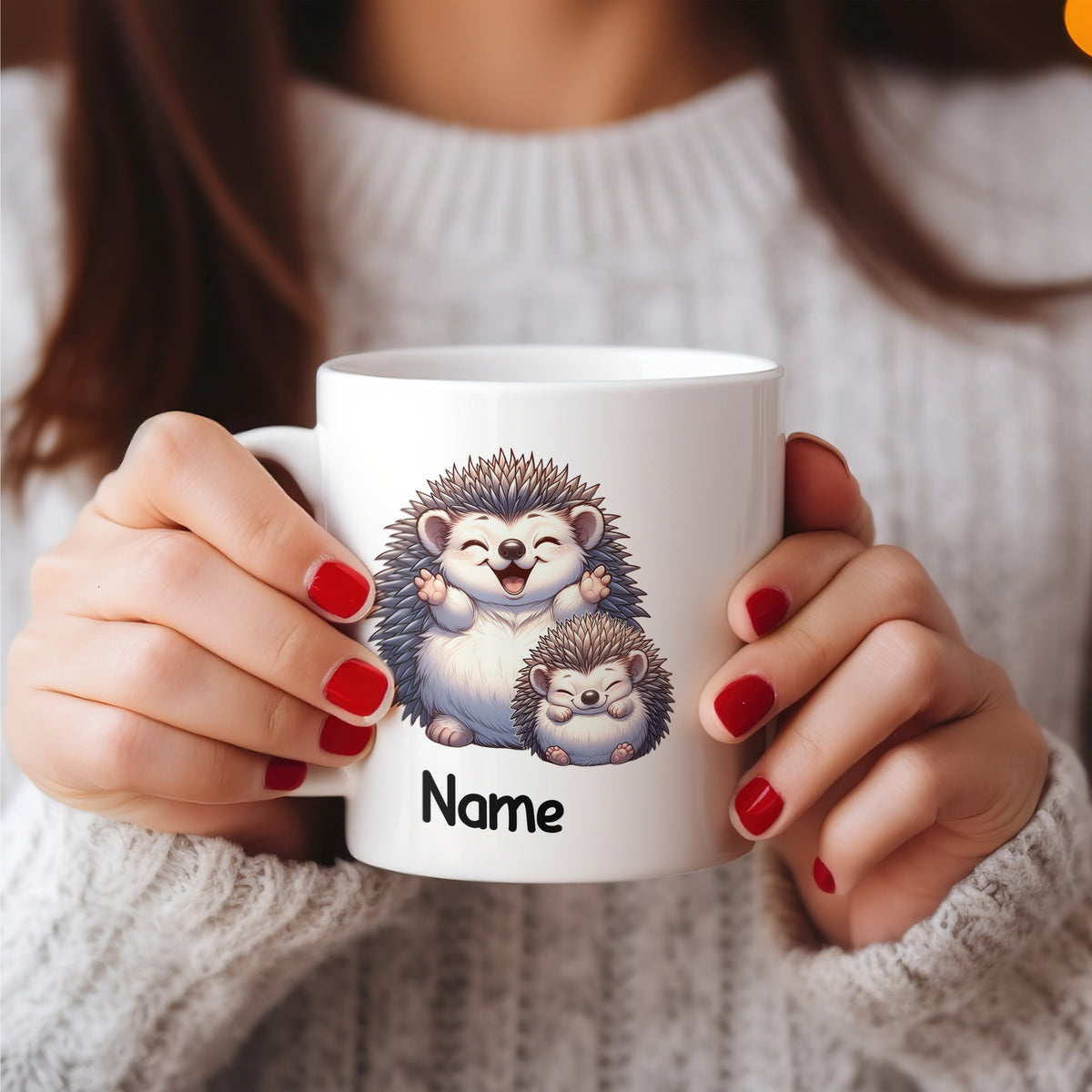 Tasse mit Igel-Motiv und personalisierbarem Namen.