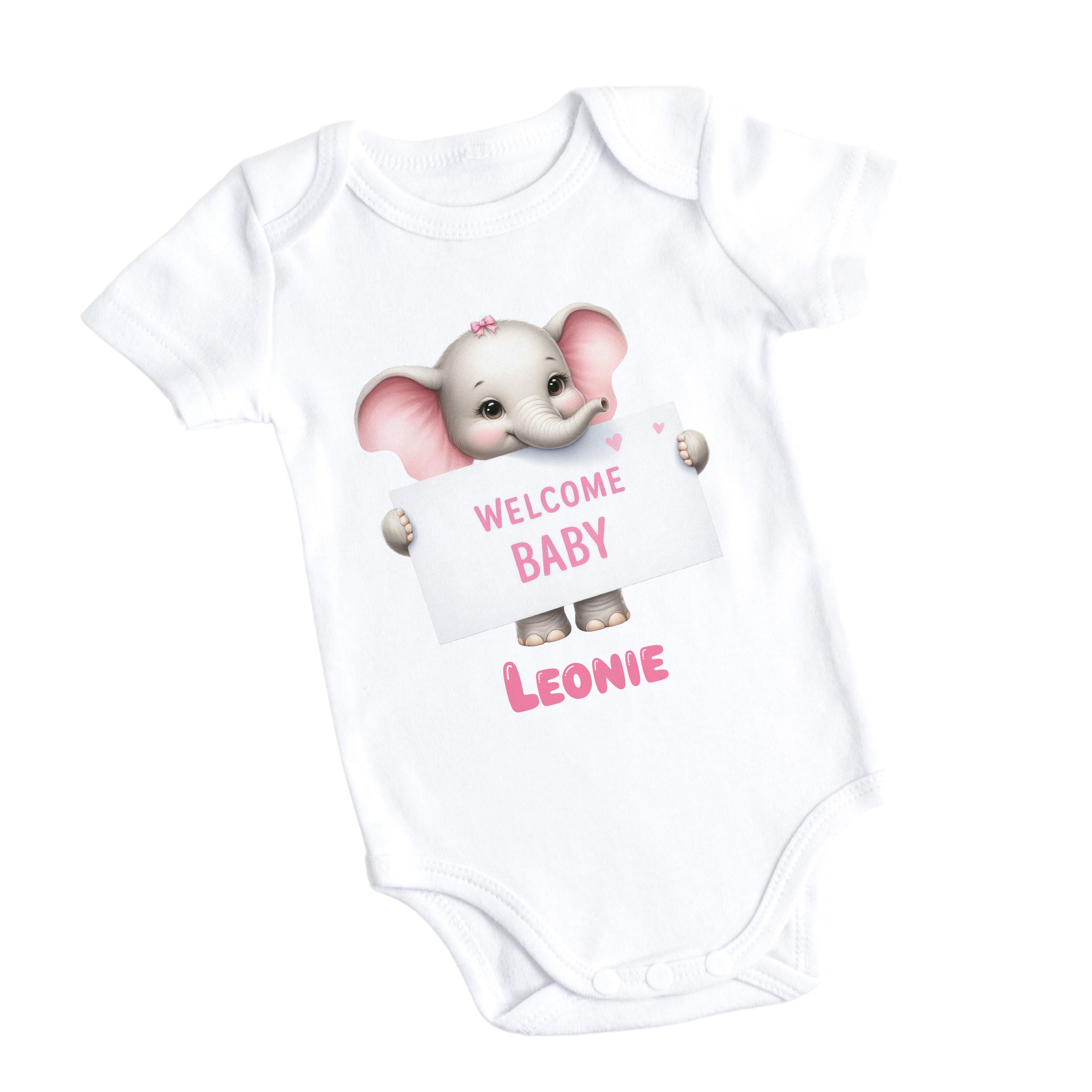Weißes Babybody mit Elefant und "Welcome Baby Leonie" Schriftzug.