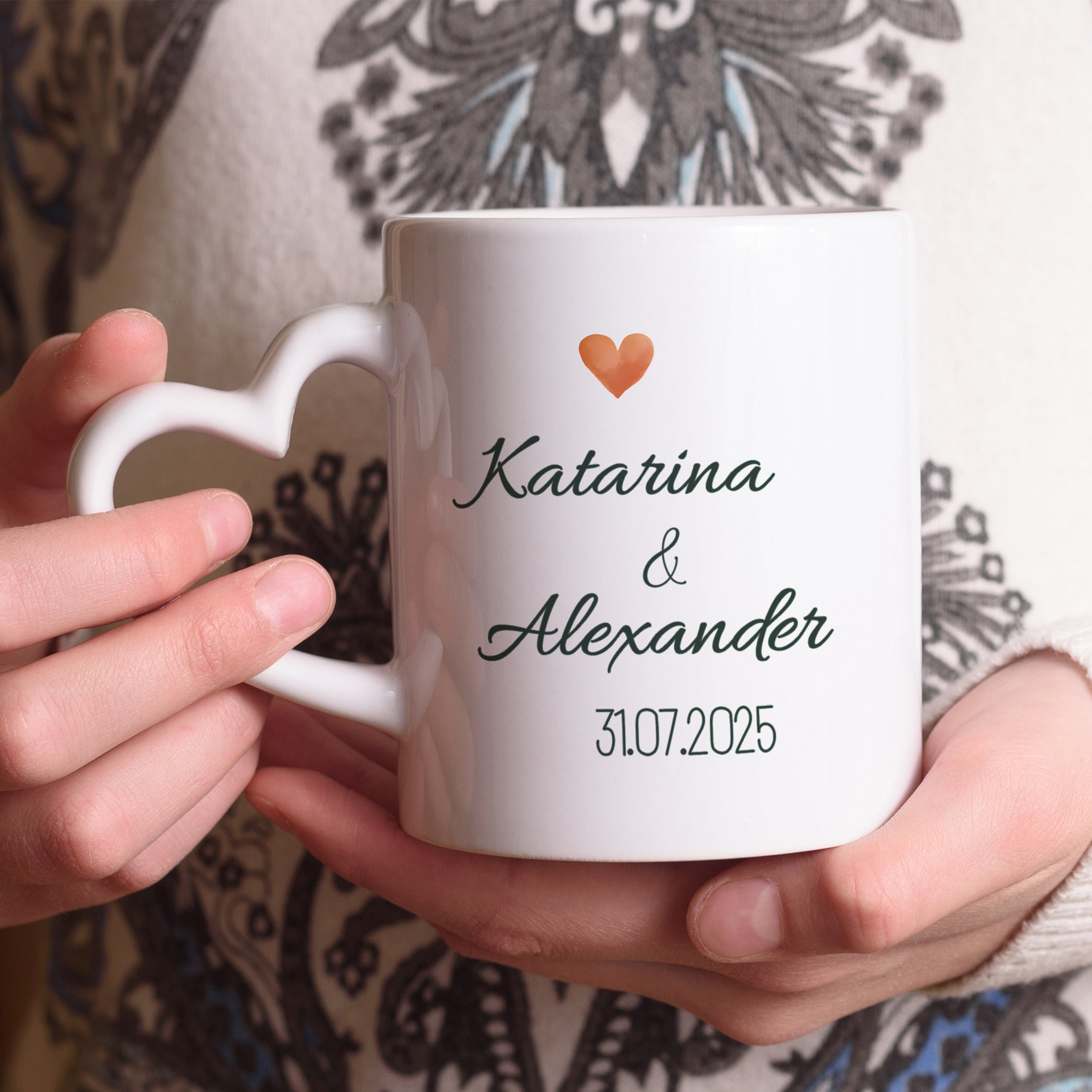 Tasse mit Herzhenkel für unvergessliche Momente