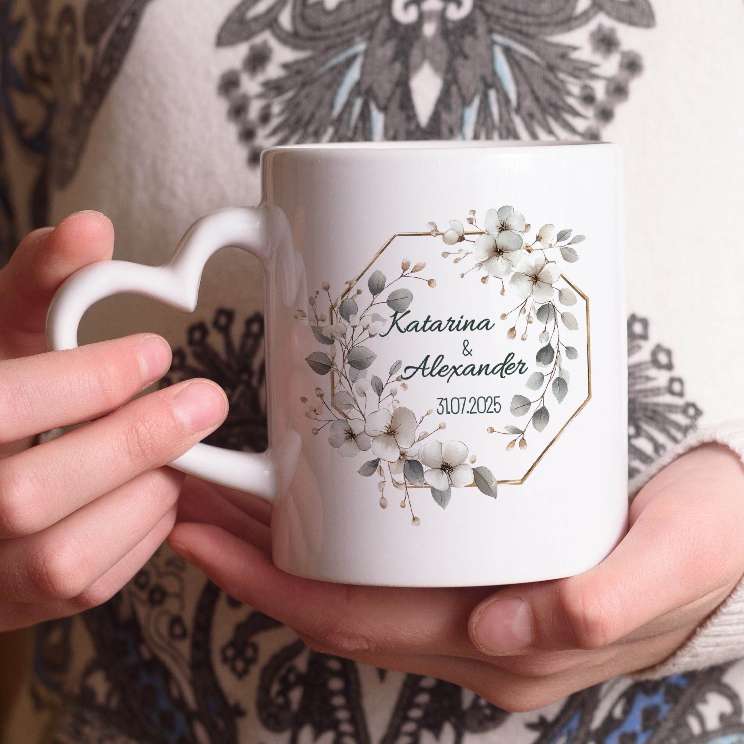 Tasse mit Herzhenkel und personalisiertem Design - Für besondere Momente