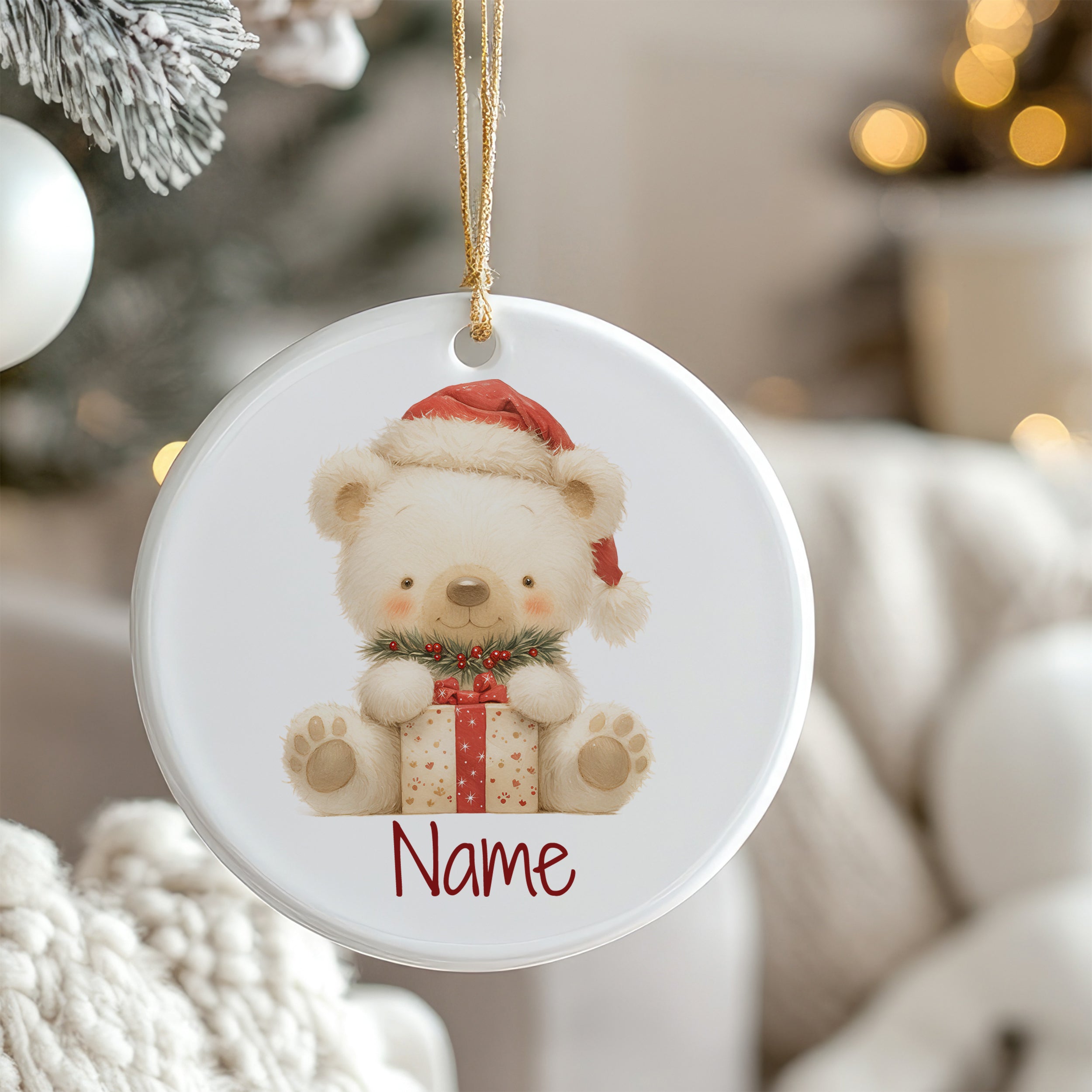 Kreisförmiger Weihnachtsanhänger mit Bären, Geschenk und Namen.