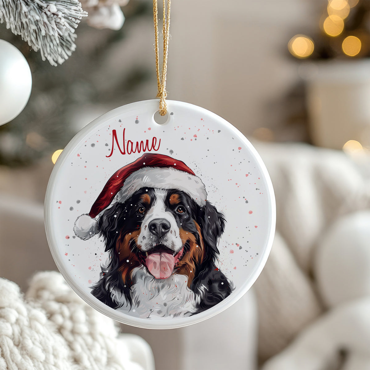 Weihnachtlicher Hund mit rotem Hut, personalisierbar.