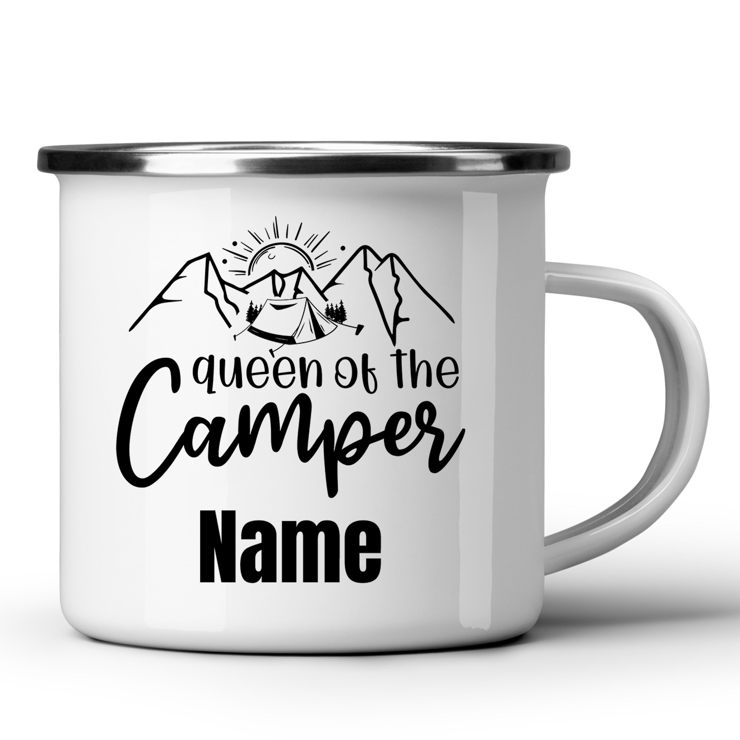Weißer Emaillebecher mit "Queen of the Camper" und personalisierbarem Namen.